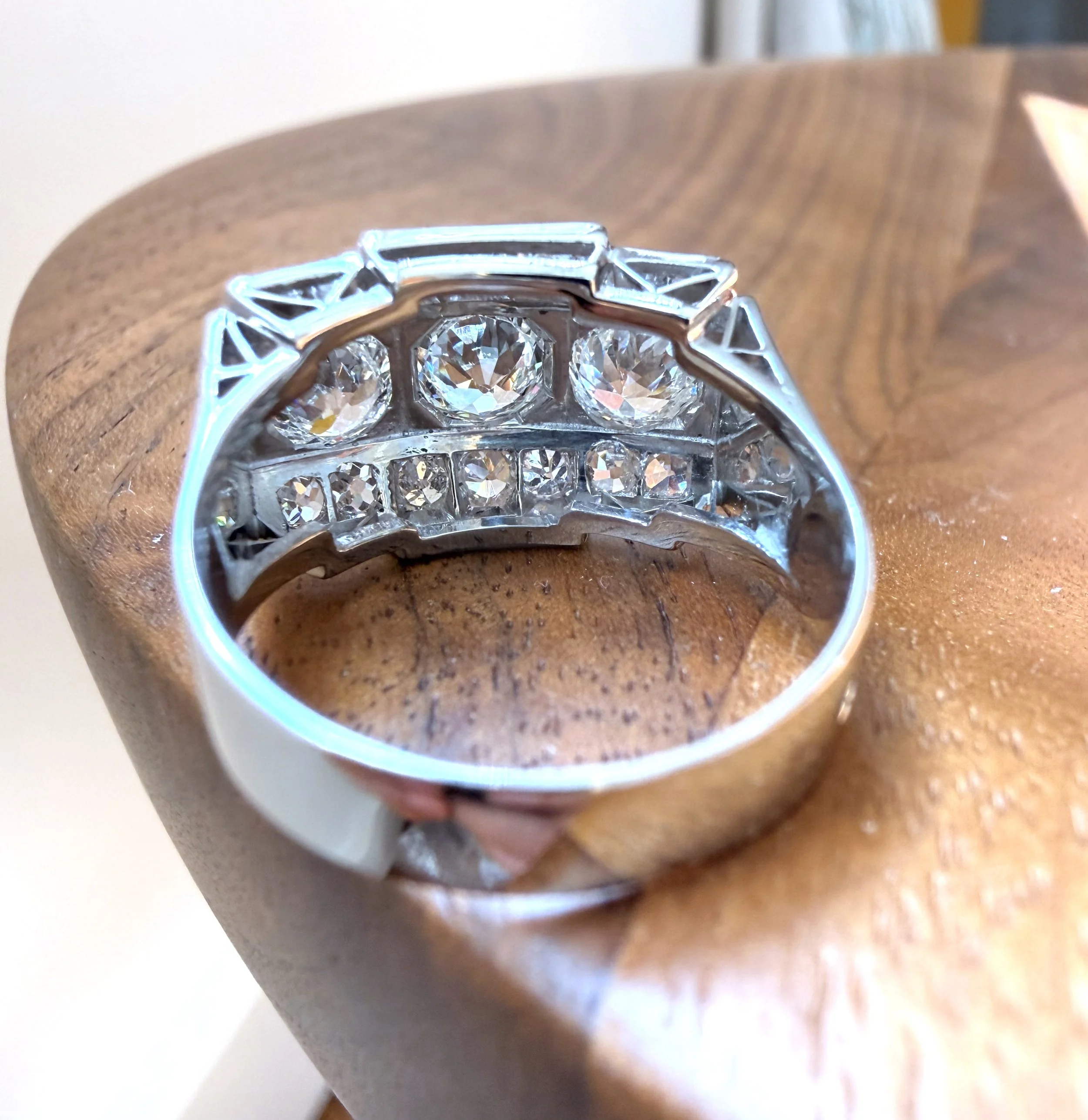 ADR3107-Bague-tank-platine-diamants-diamond-ring3.jpeg