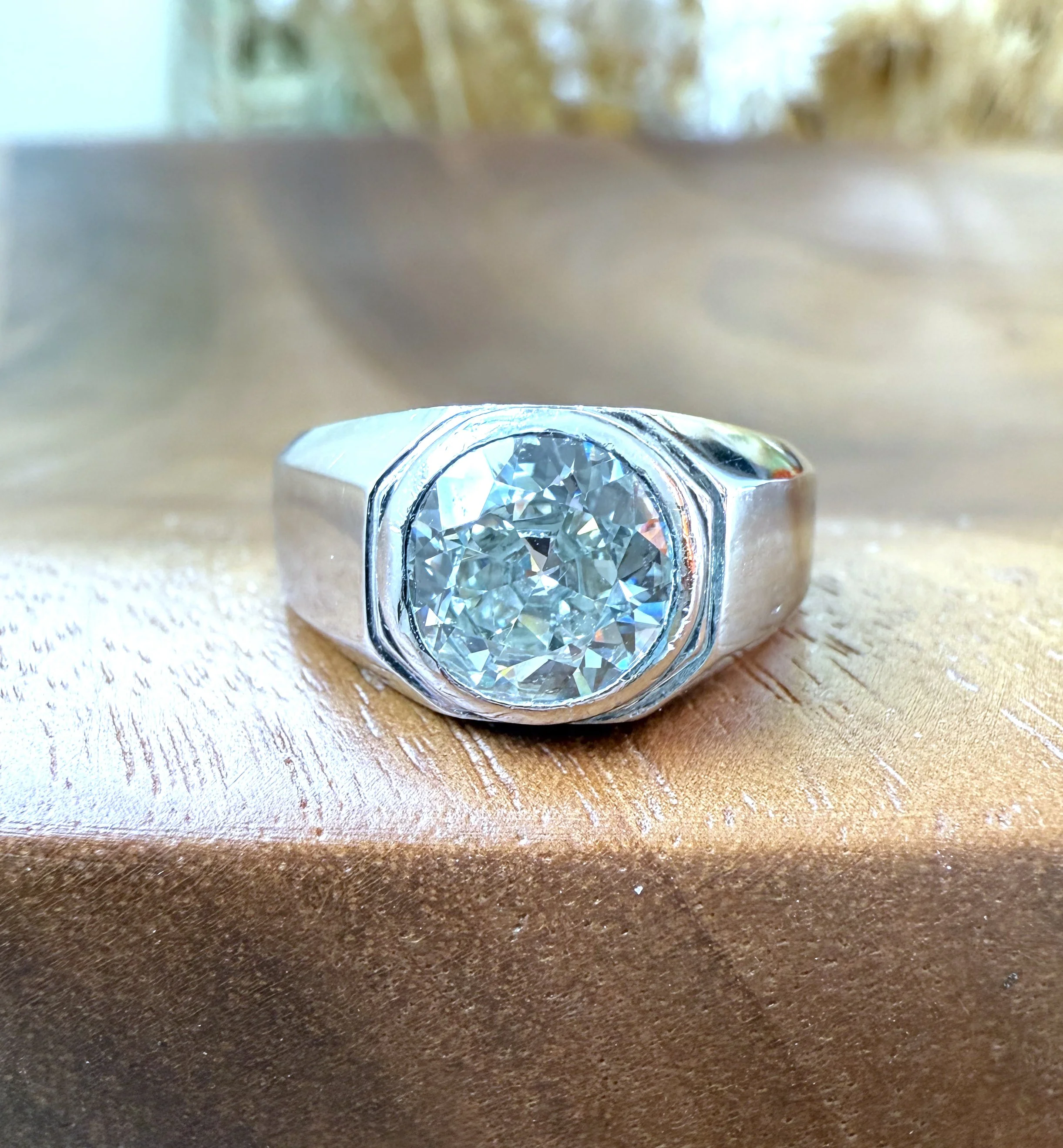 ADR2834-frison-bague-diamants-fiancilles.jpg