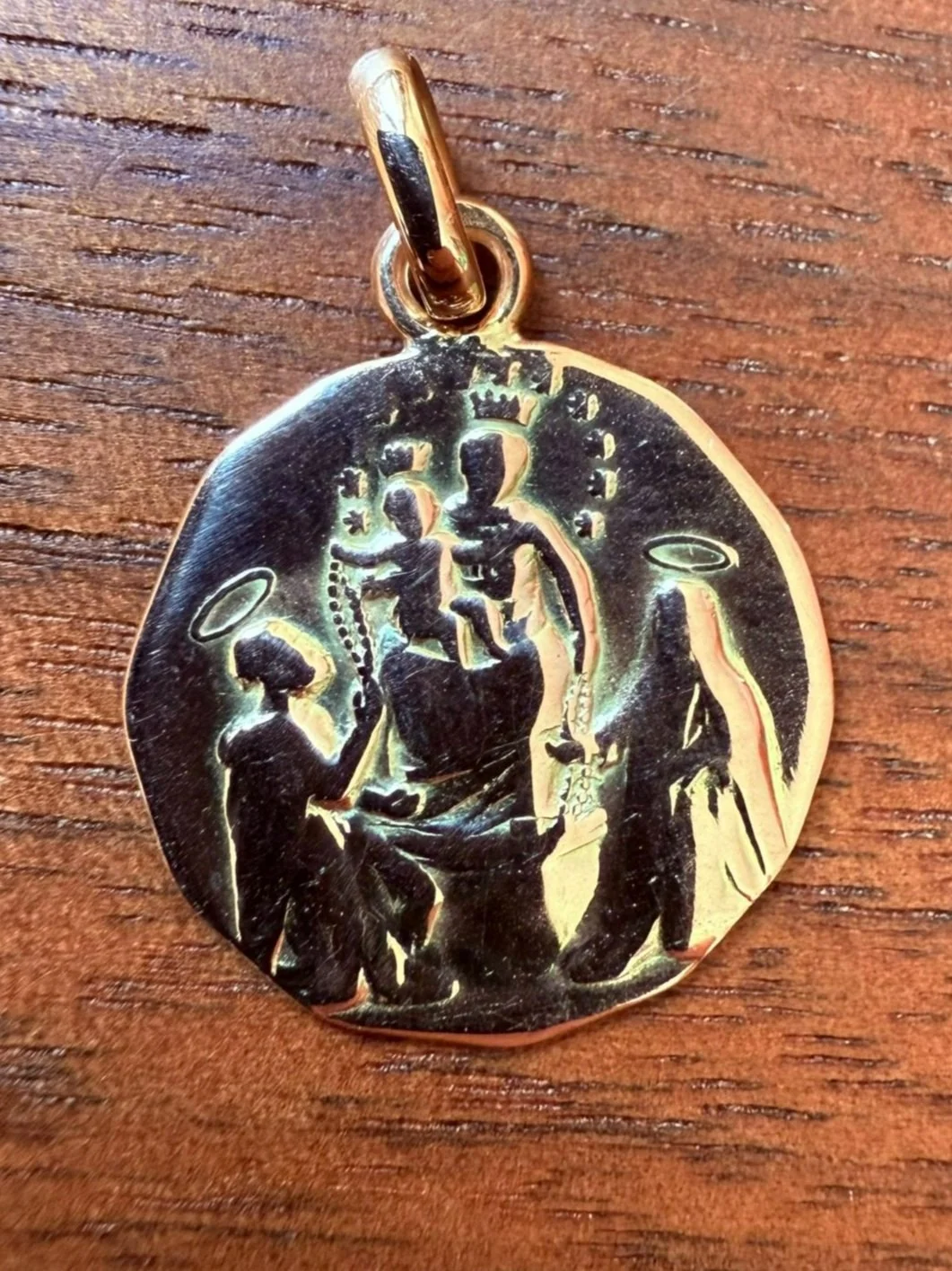 ADR2868-medaille-or-jaune-ronde-cadeau-naissance-communion-confirmation.jpg