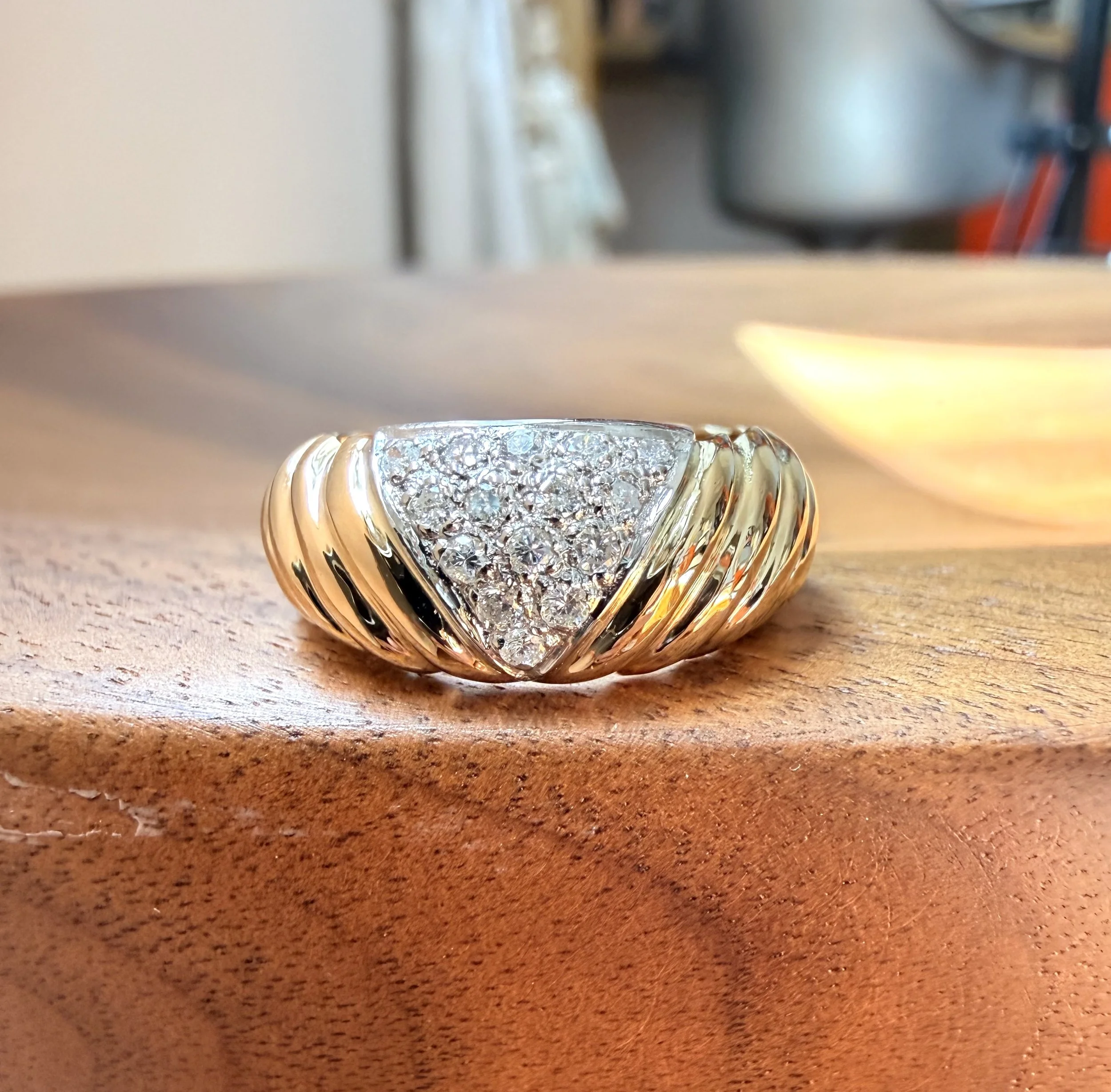ADR3151-bague-vintage-or-jaune-french-ring-diamants-diamond-ring-estate-jewelry-france-paris1.jpeg