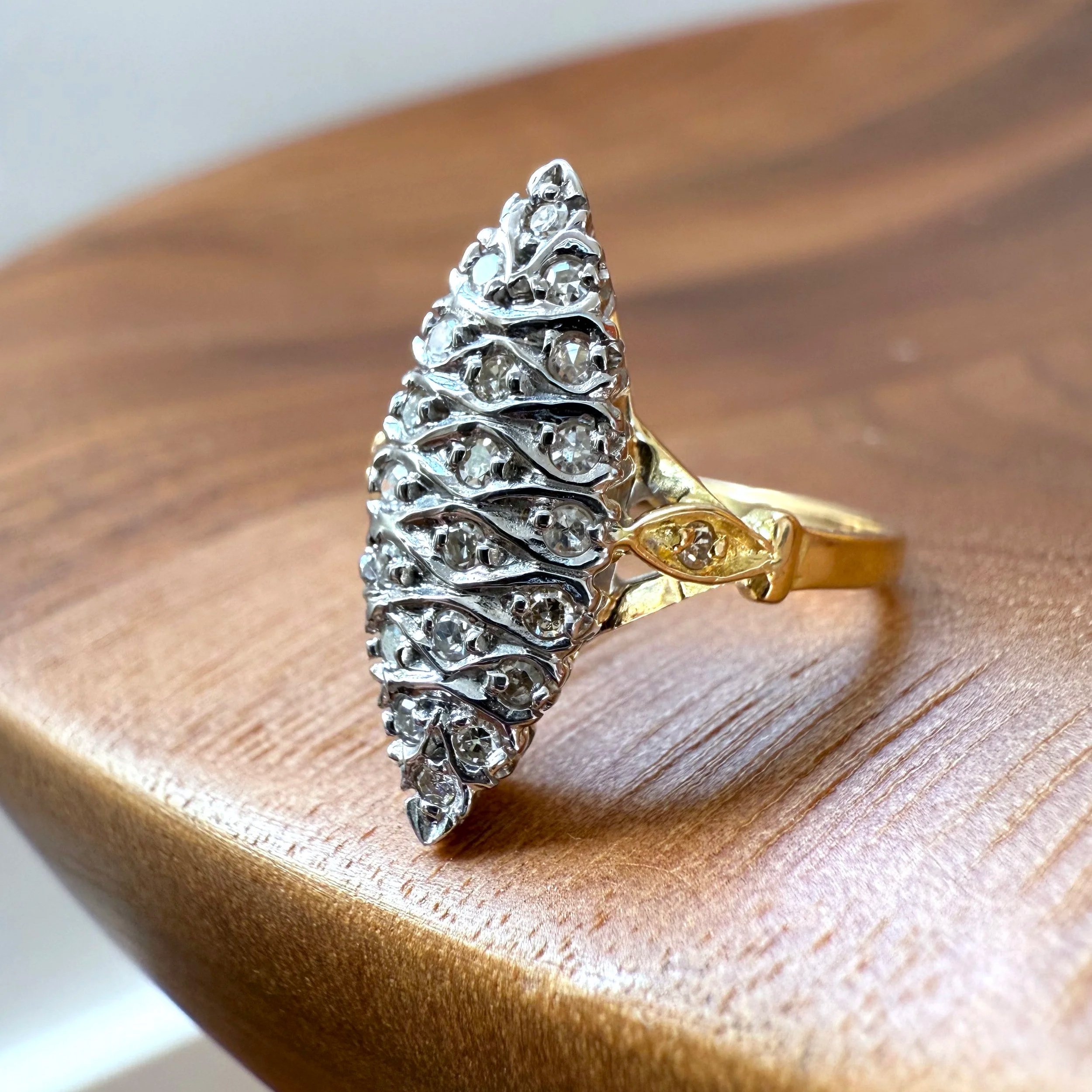 ADR2046-Bague-marquise-navette-or-diamants-gold-diamonds2.jpg