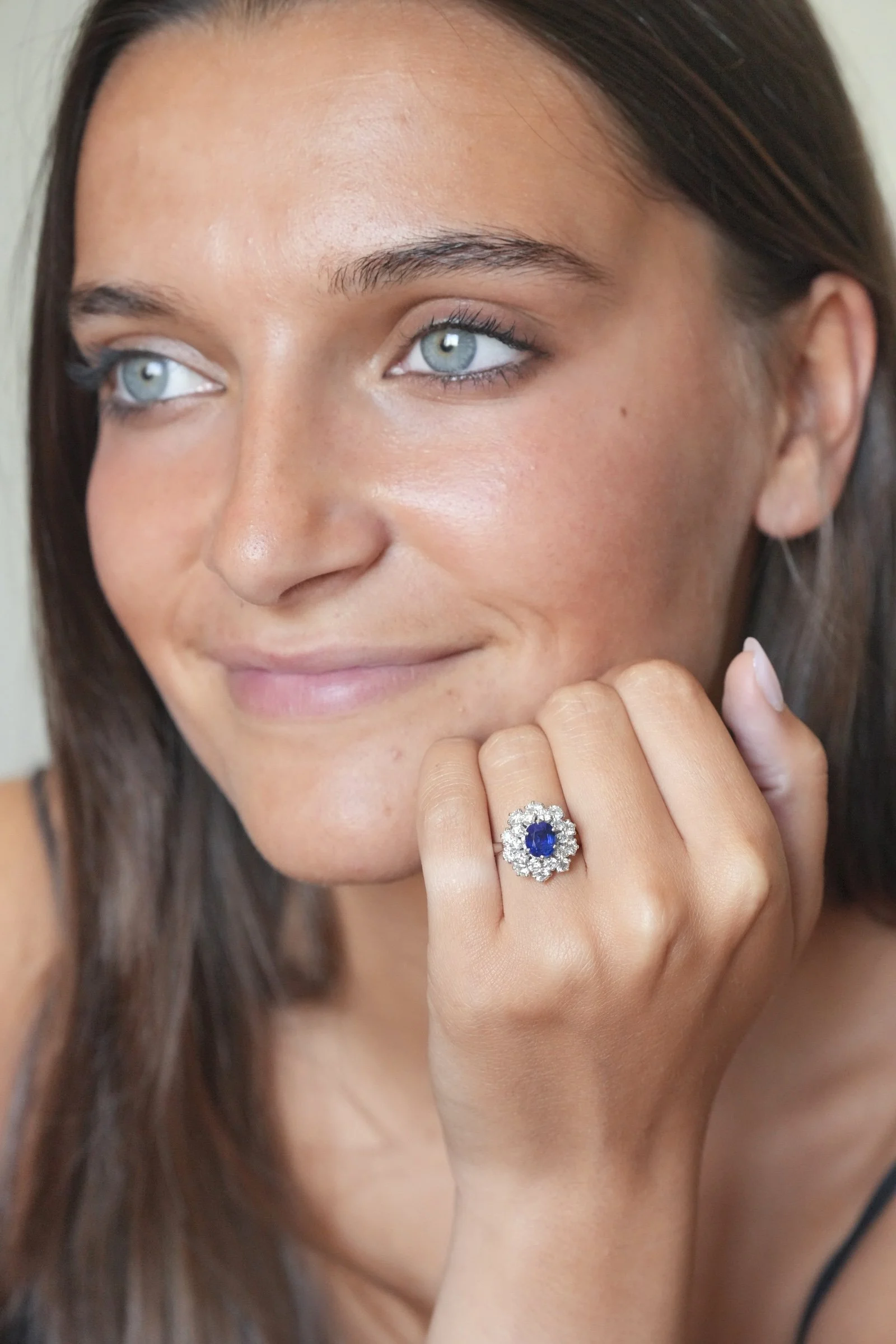 ADR3014-Jolie-bague-saphir-diamants-marguerite2.jpg