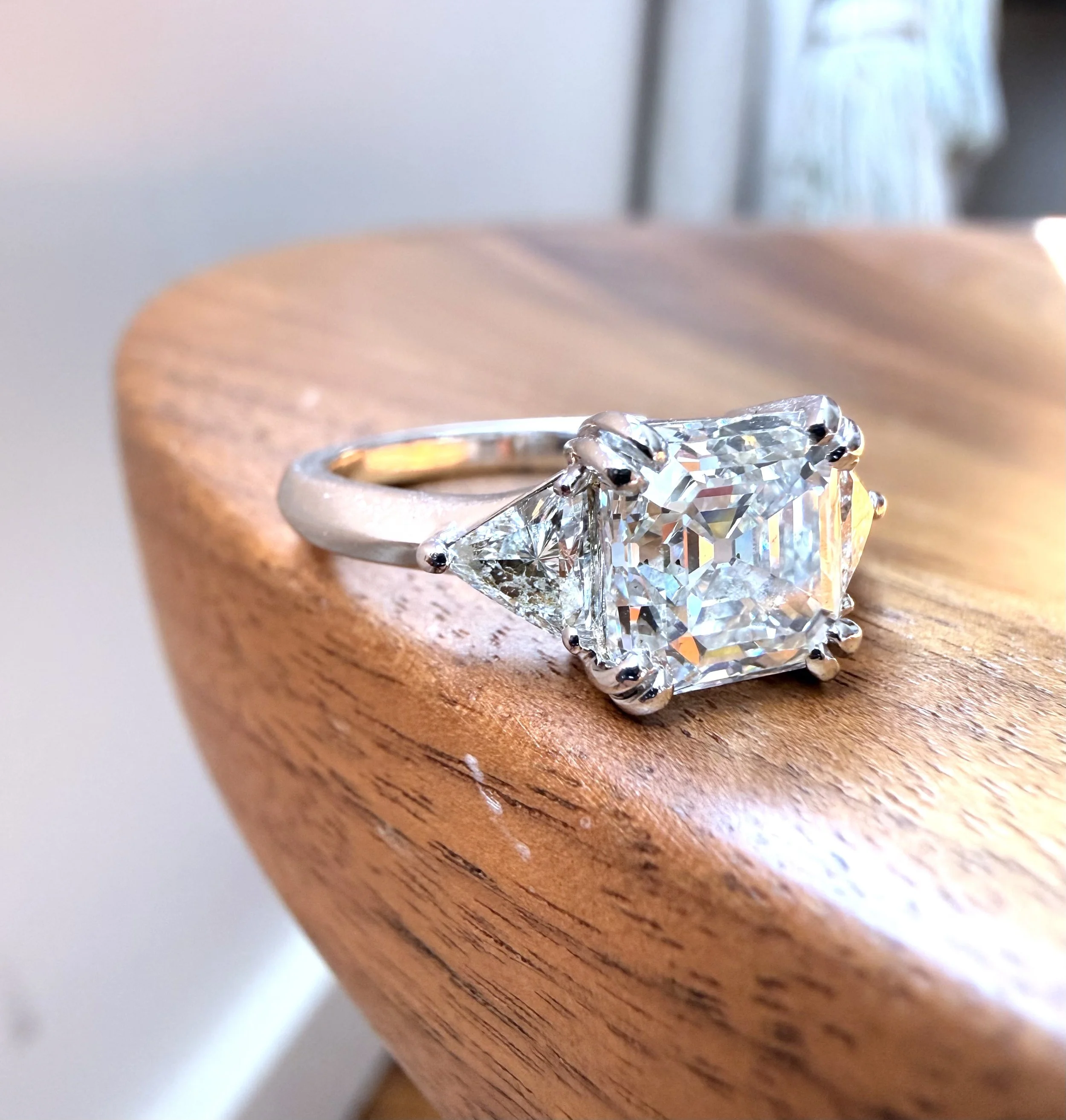 ADR3076-Thelma-Bague-ancienne-platine-diamants-taille rectangulaire-fiancialles-mariage-wedding-ring3.jpeg