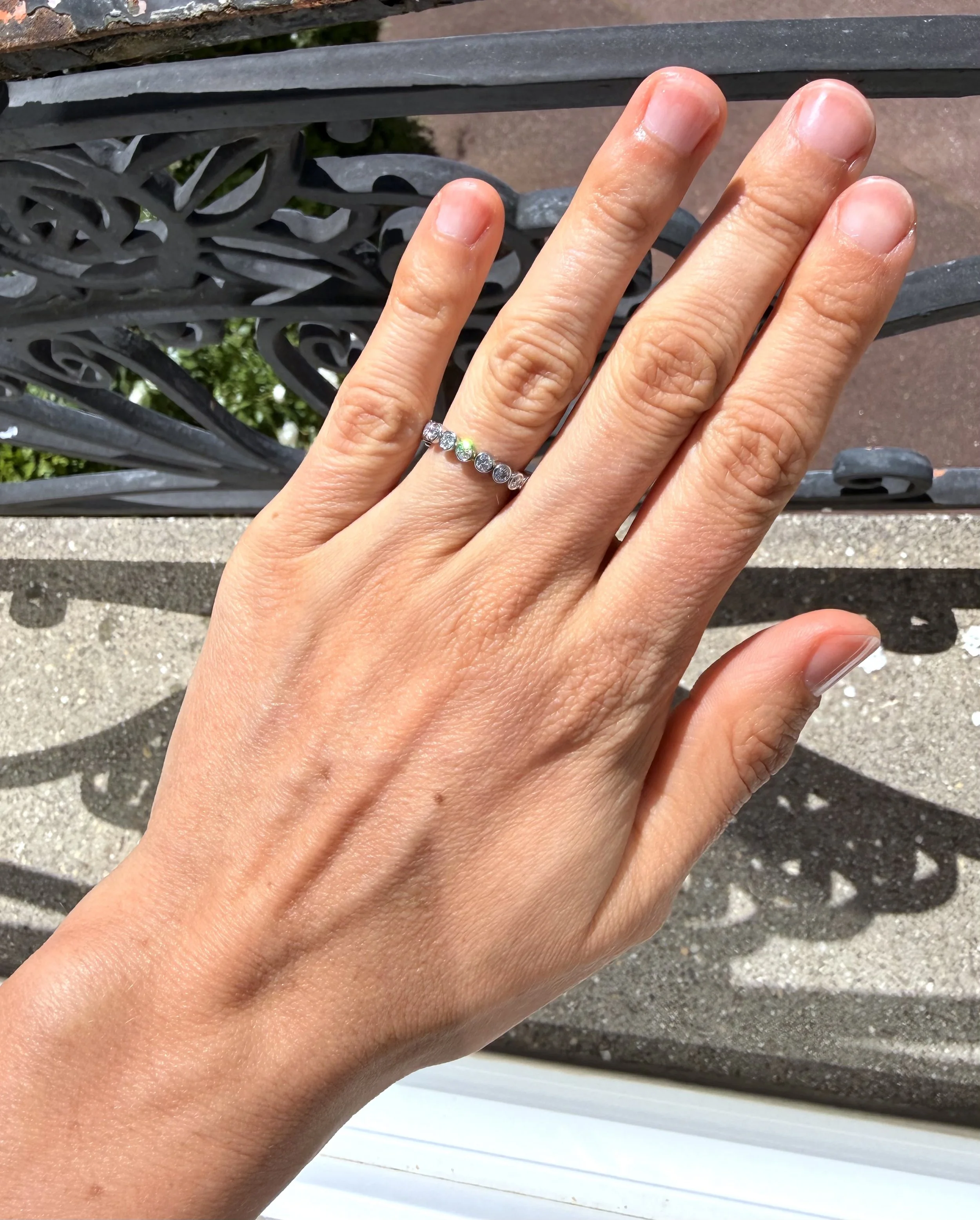 ADR3045-de-Beers-bague-mobile-diamants-alliance-diamonds-ring10.jpeg