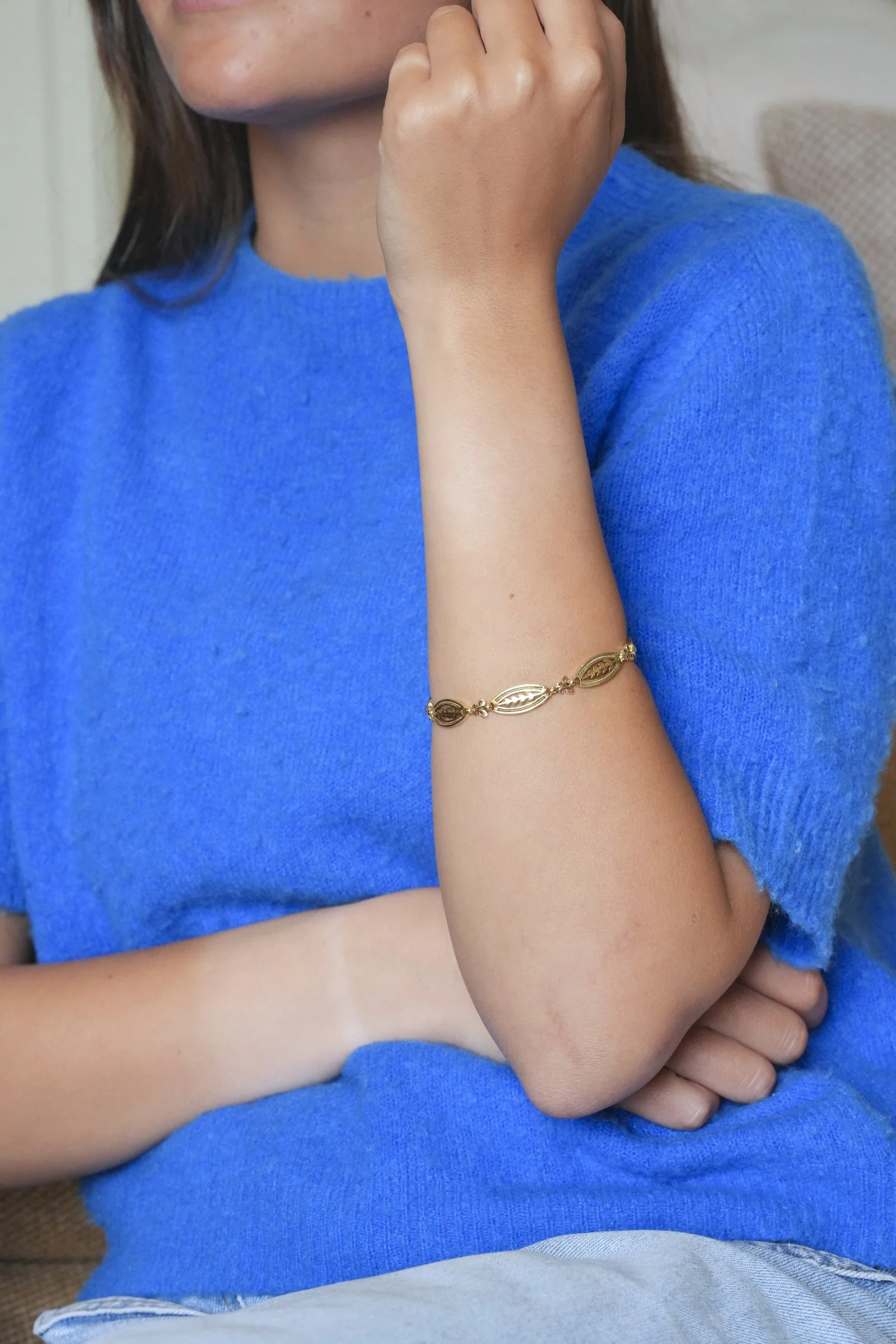 ADR3108-Bracelet-ancien-filigrane-or-jaune0.jpg