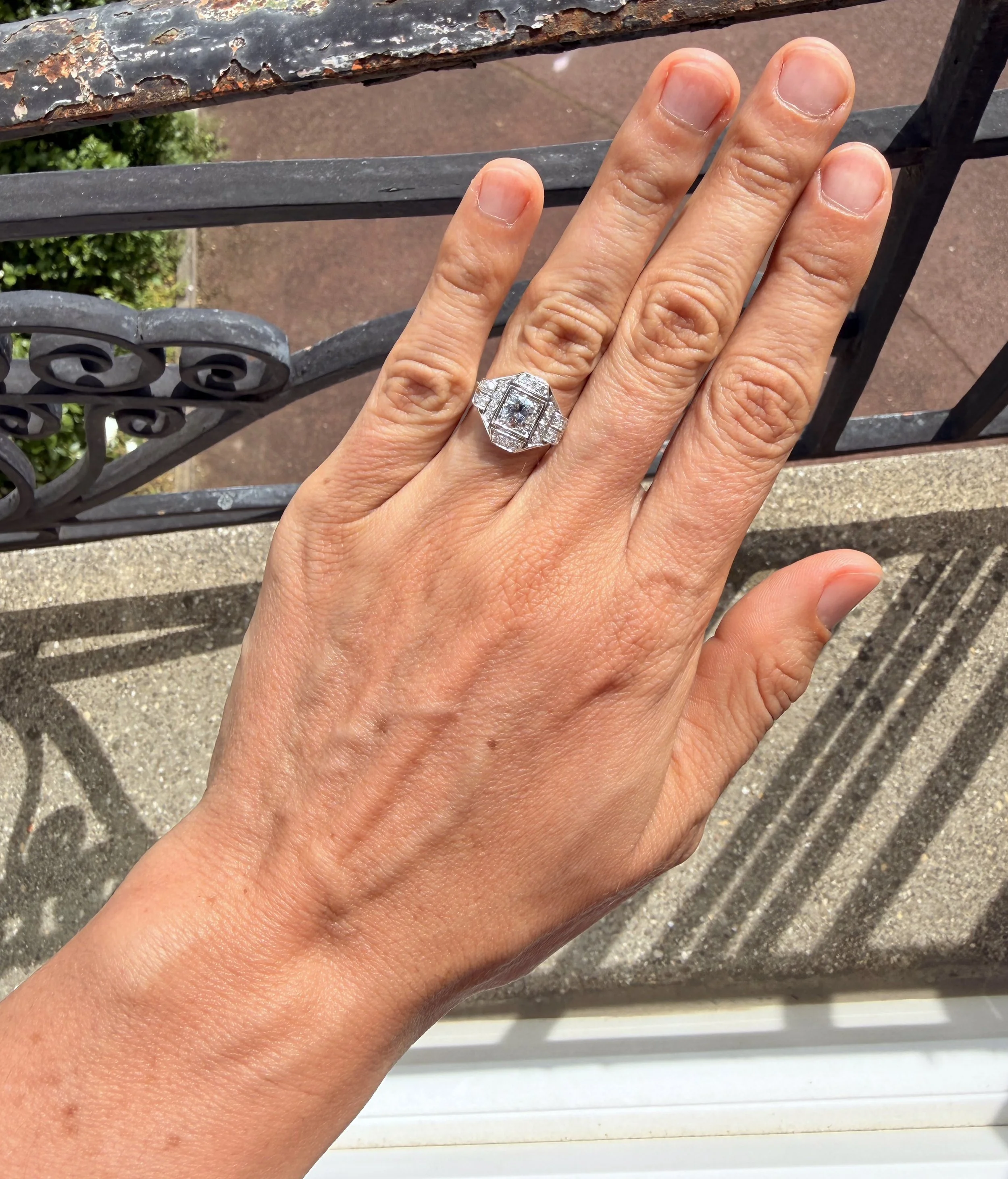 ADR3119-Bague-art-deco-ring-diamants-diamonds-rare-jewels-magnificent-estate-jewelry-heritage-french-louvre-france-frenchie-engagement-ring-top-ten-grandmother11.jpeg