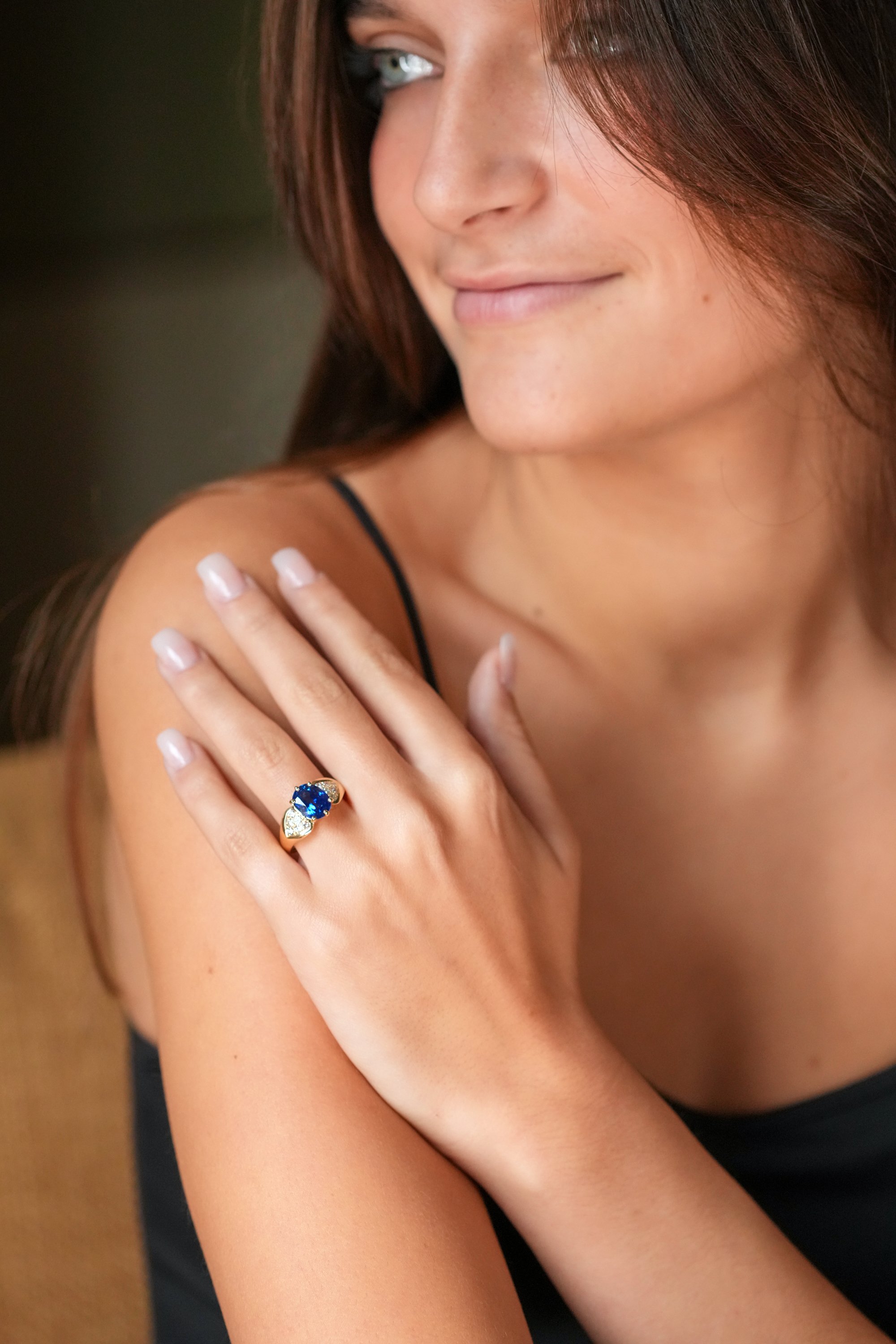 ADR2707-bague-or-jaune-diamants-saphir-fiançcailles-cadeau-anniversaire-mariage (2).jpg