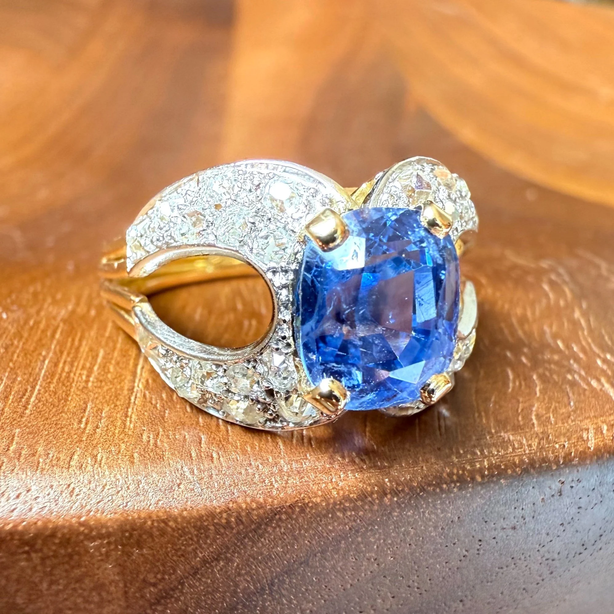 ADR2876-bague-saphir-diamants-or-jaune-cadeau-fiancaille-mariage-naissance-anniversaire+%282%29.jpg
