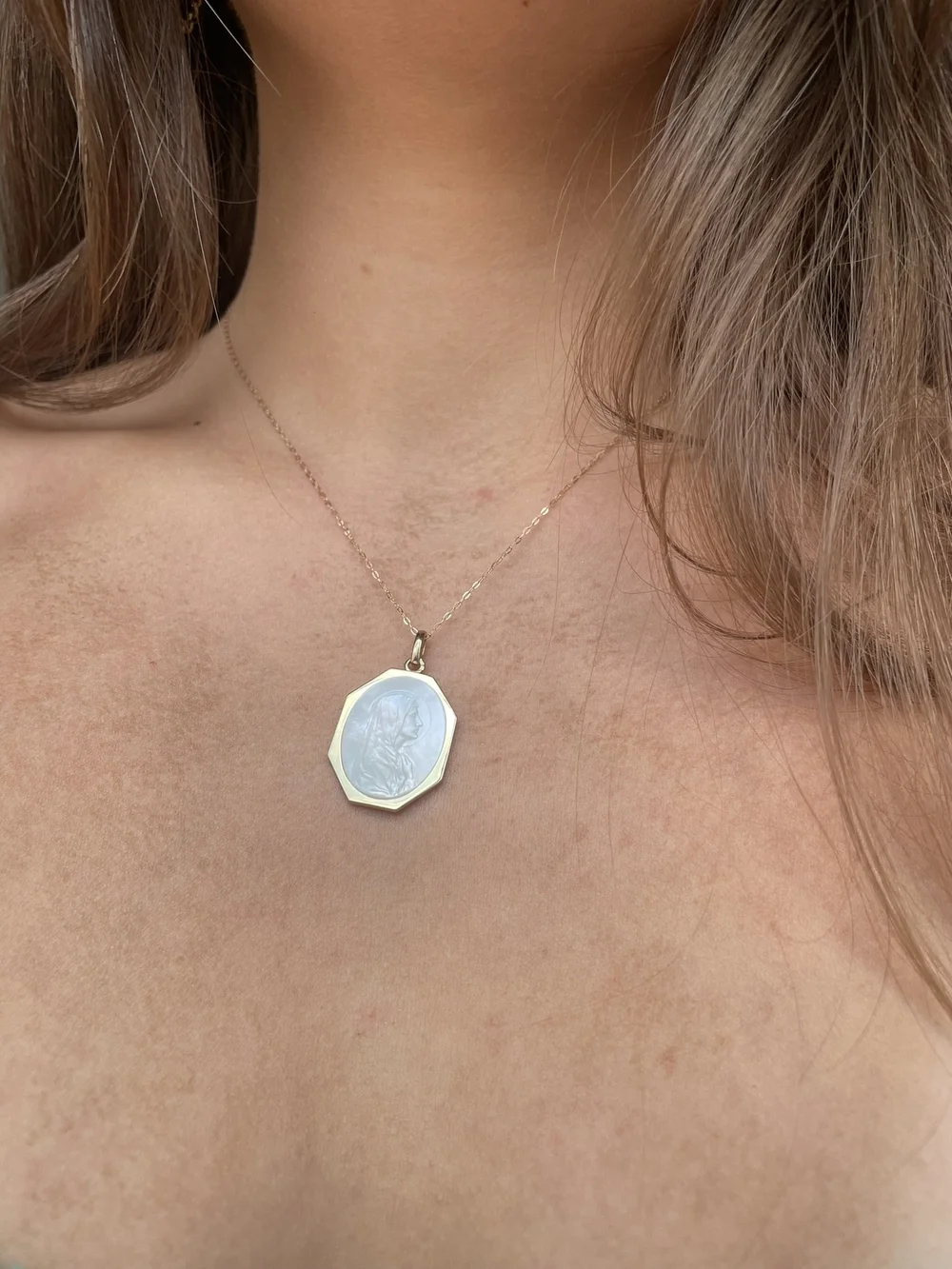 Pendentif Art Nouveau Limoges - Or 18k, Plaque émaillée Vierge Marie - Circa 1920 - Occasion