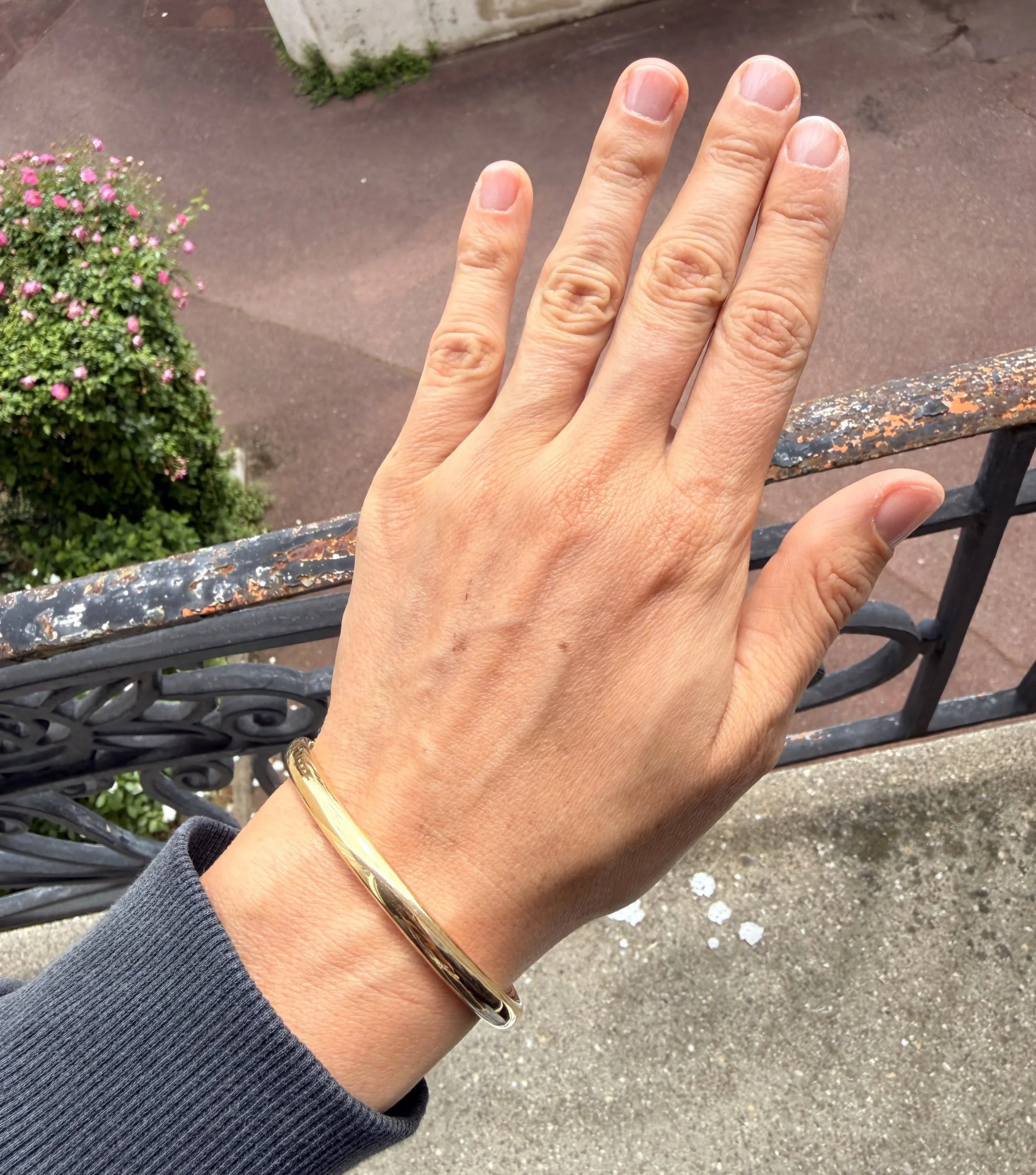 ADR3073-jonc-or-jaune-ovale-ouvrant-ancien-gold-bangle-french6.jpeg