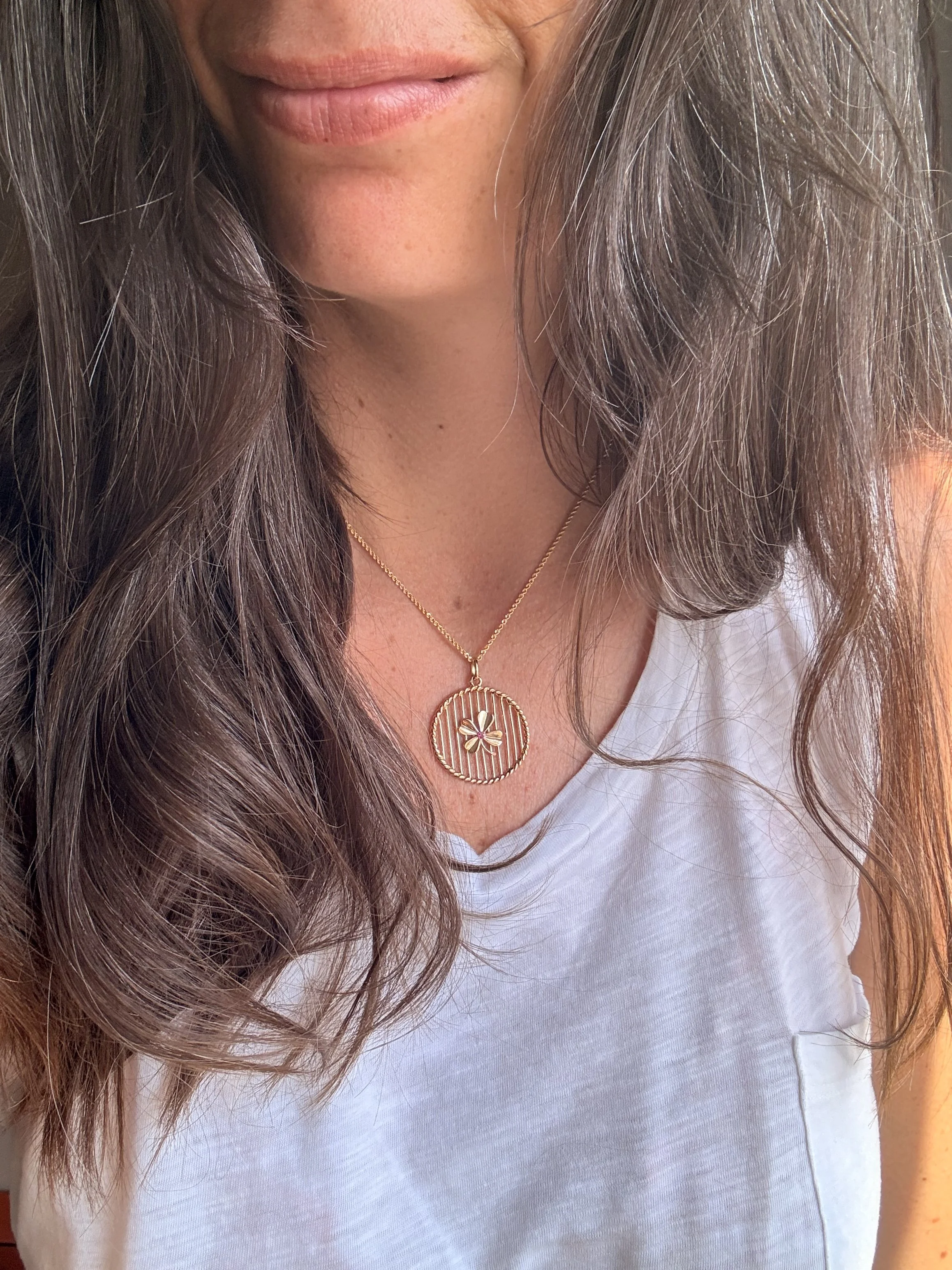 ADR3166-pendentif-medaille-rose-trefle-rare-medaillon1.jpeg