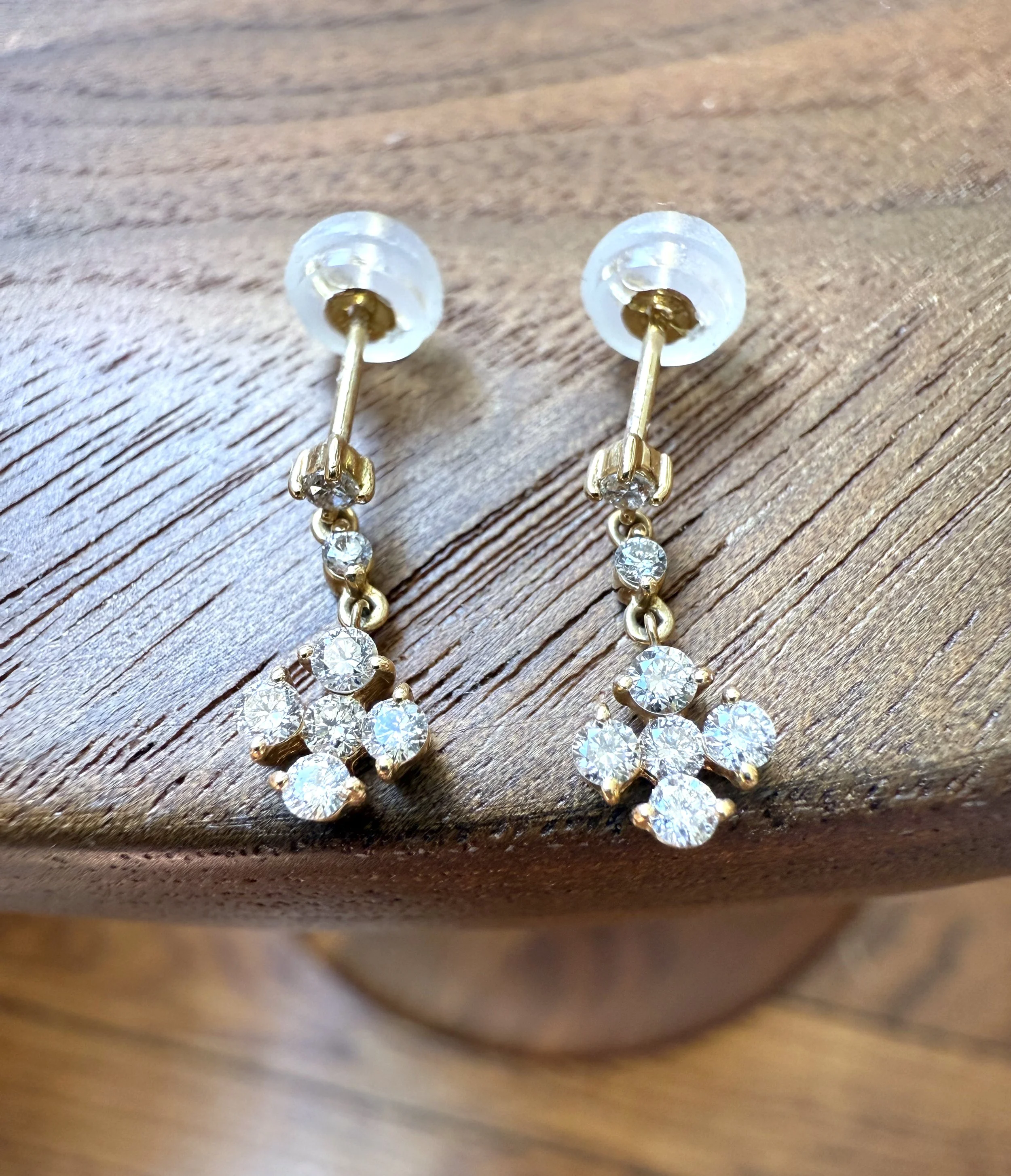 ADR2793-boucles-d-oreilles-or-jaune-diamants-cadeau-naissance-anniversaire.jpeg