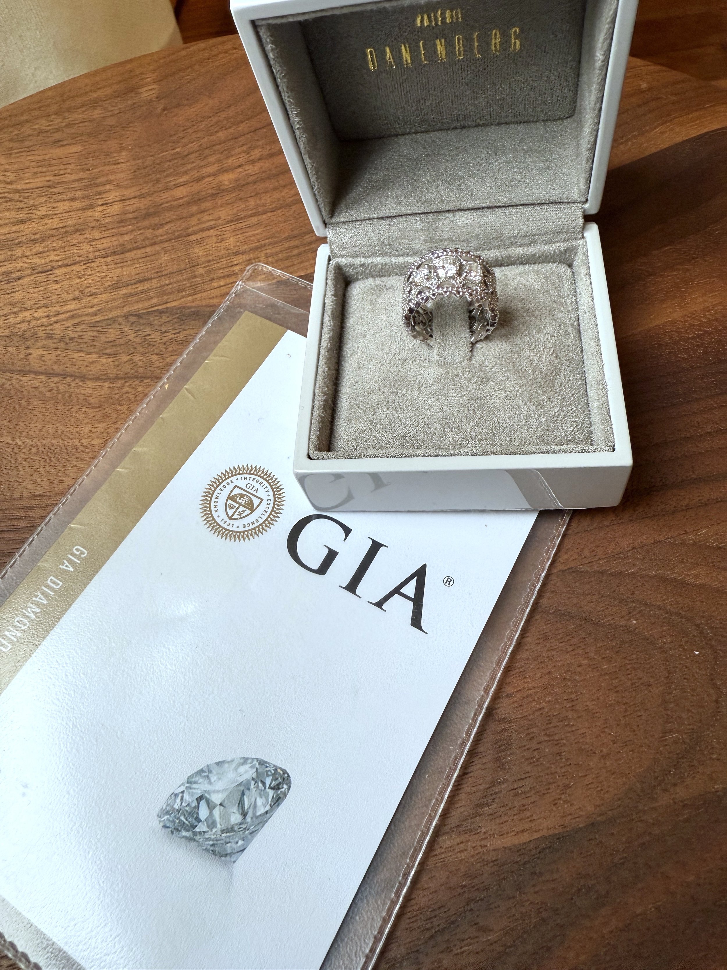 ADR2562-Bague-Danenberg-charlotte-diamants1.jpeg