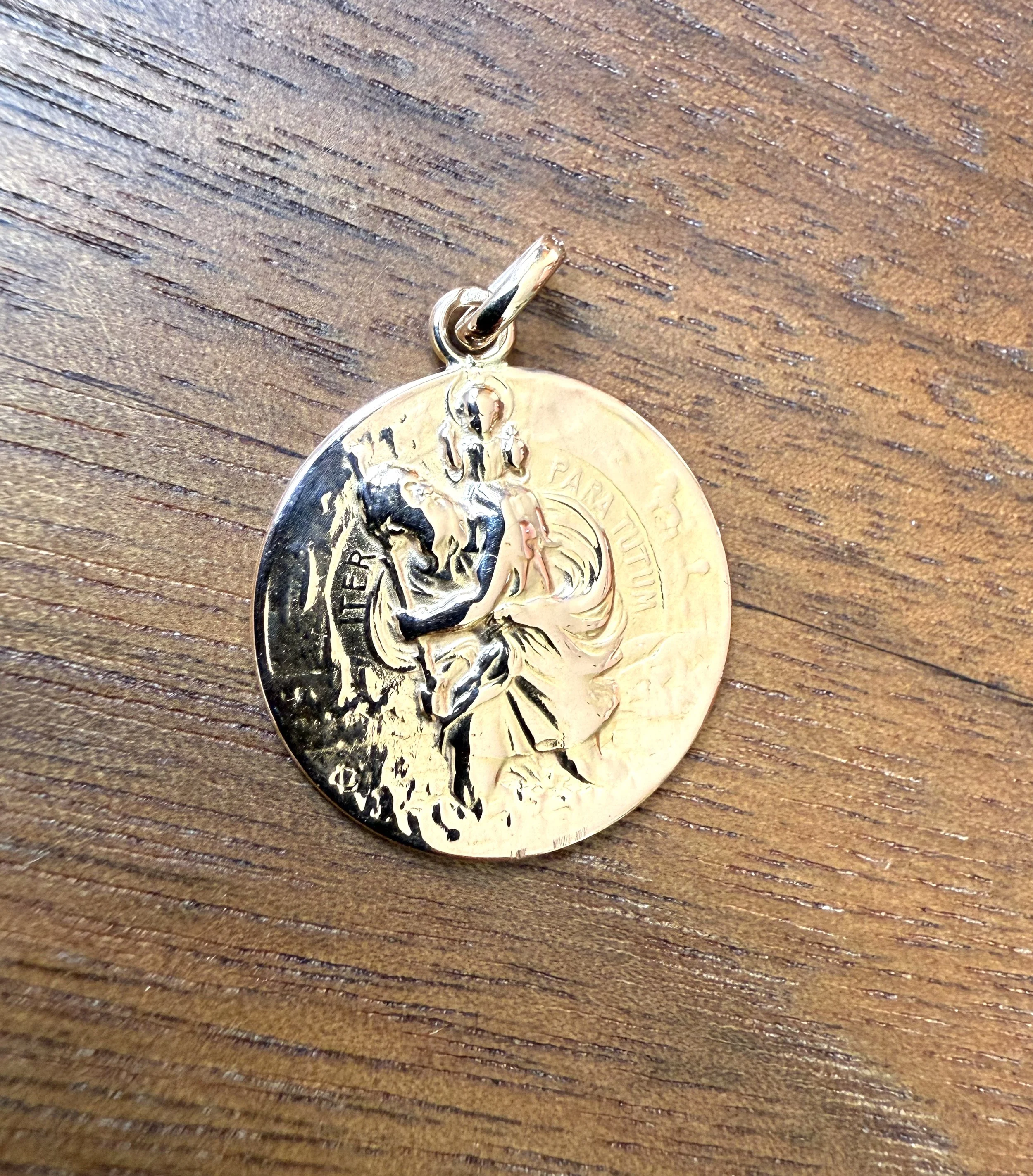 ADR2866-medaille-ronde-saint-christophe-or-jaune-cadeau-naissance-bapteme-communion-confirmation (3).jpeg