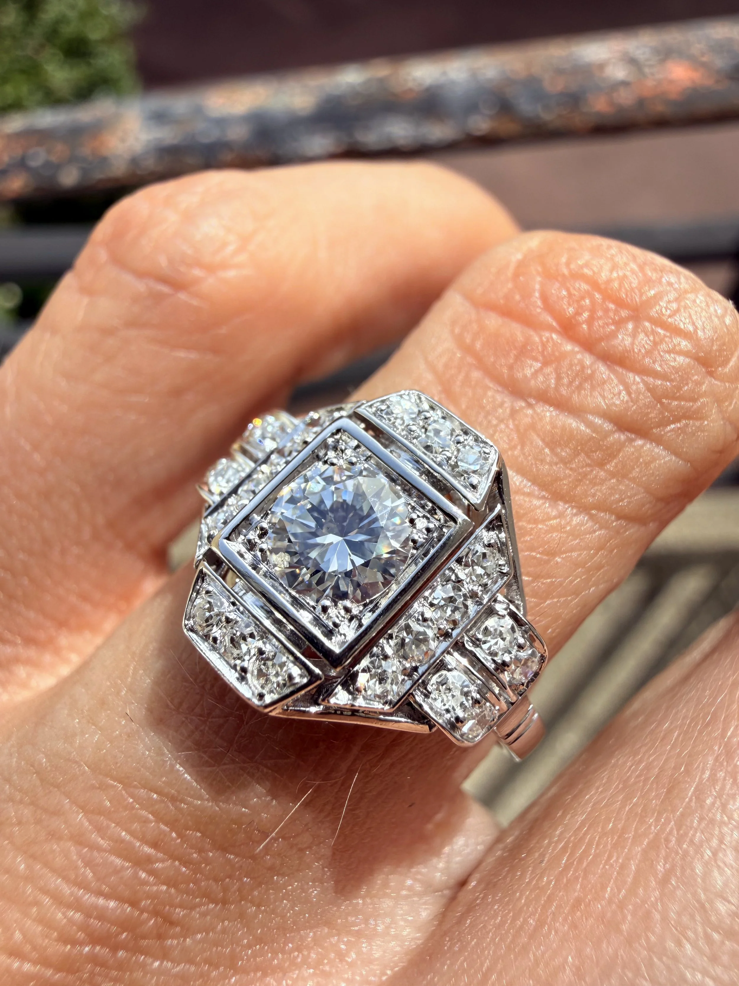 ADR3119-Bague-art-deco-ring-diamants-diamonds-rare-jewels-magnificent-estate-jewelry-heritage-french-louvre-france-frenchie-engagement-ring-top-ten-grandmother14.jpeg