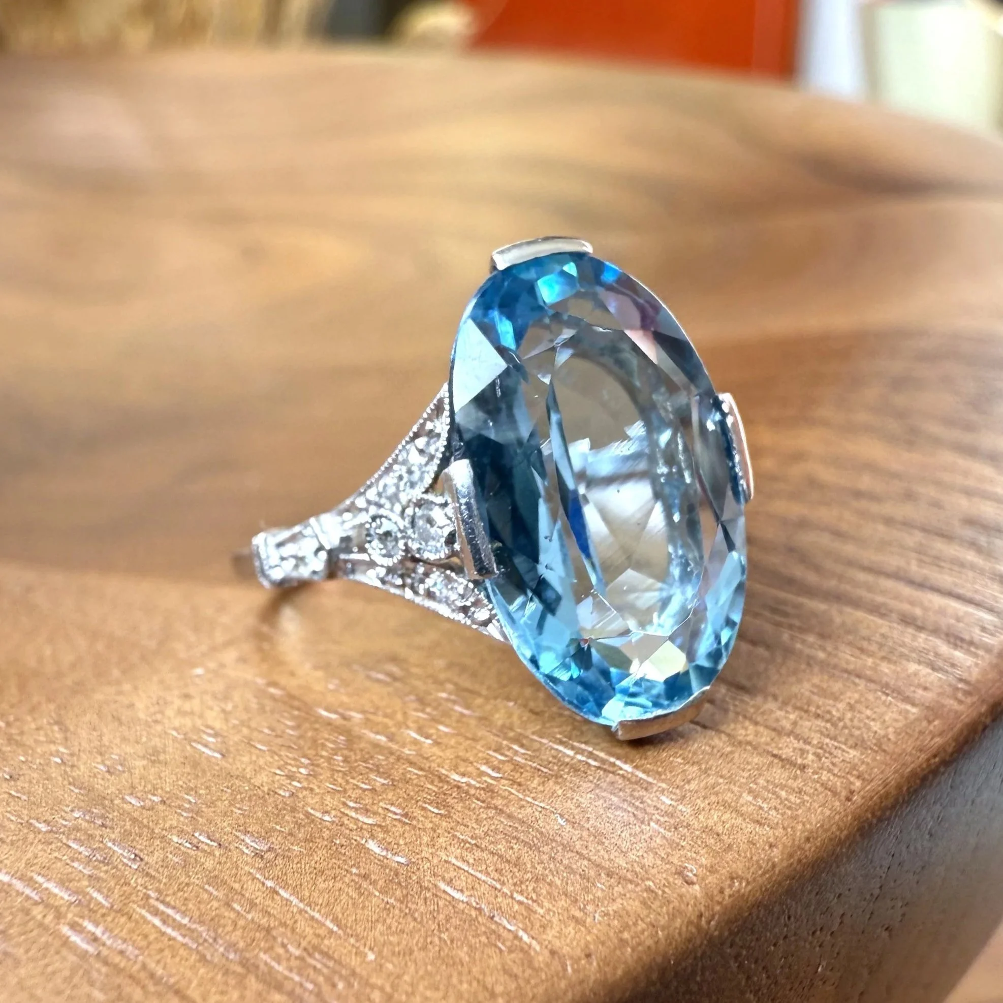 ADR2949-Bague-ancienne-art-deco-aigue-marine-aquamarine-ring-estate-jewelry-french-bijoux-anciens-paris-louvre-musuem-capitale4.jpg