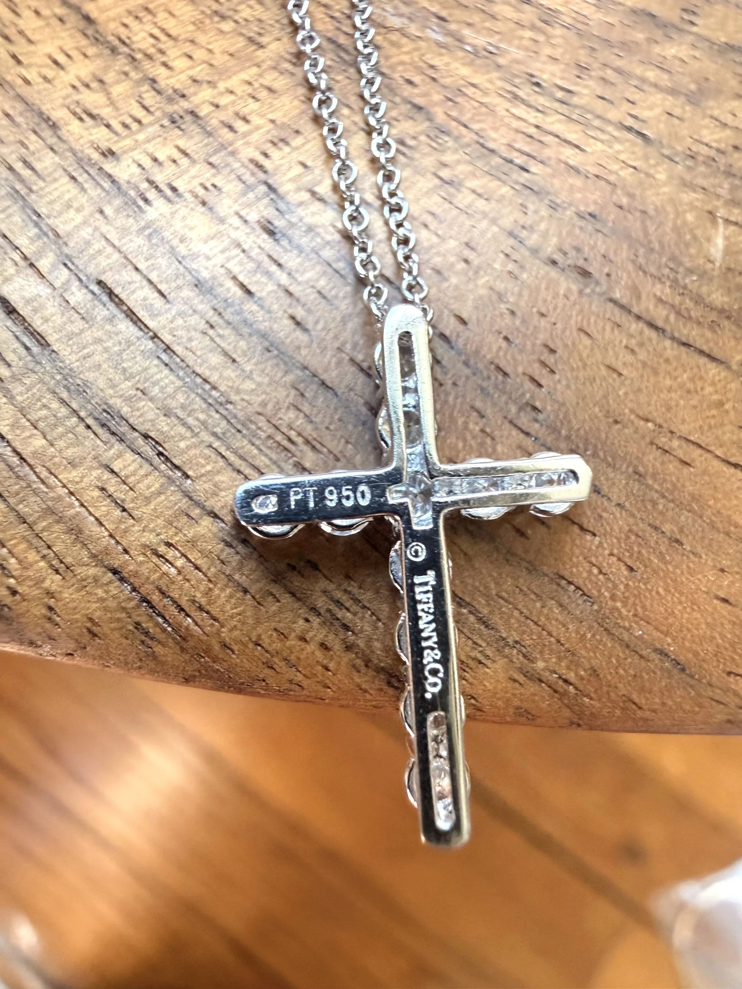 ADR3183-TCO-tiffany-co-platinum-diamond-cross-croix-diamants-platine-rare-secondhand-moderne-religion10.jpeg