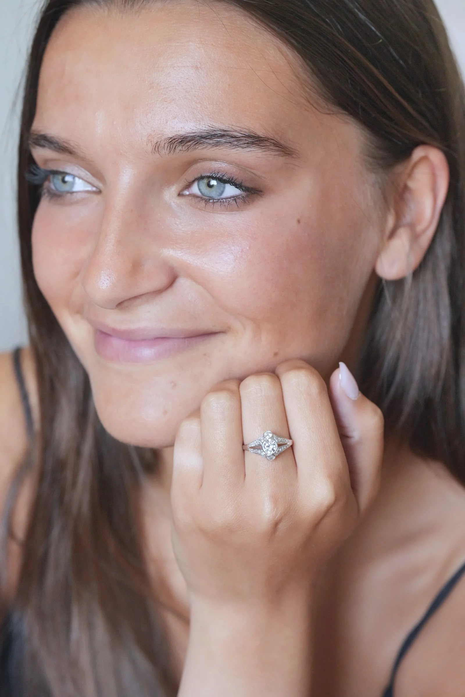 ADR3022-Bague-ancienne-art-deco-platine-diamants-anniversaire-fiancailles-mariage1.jpg