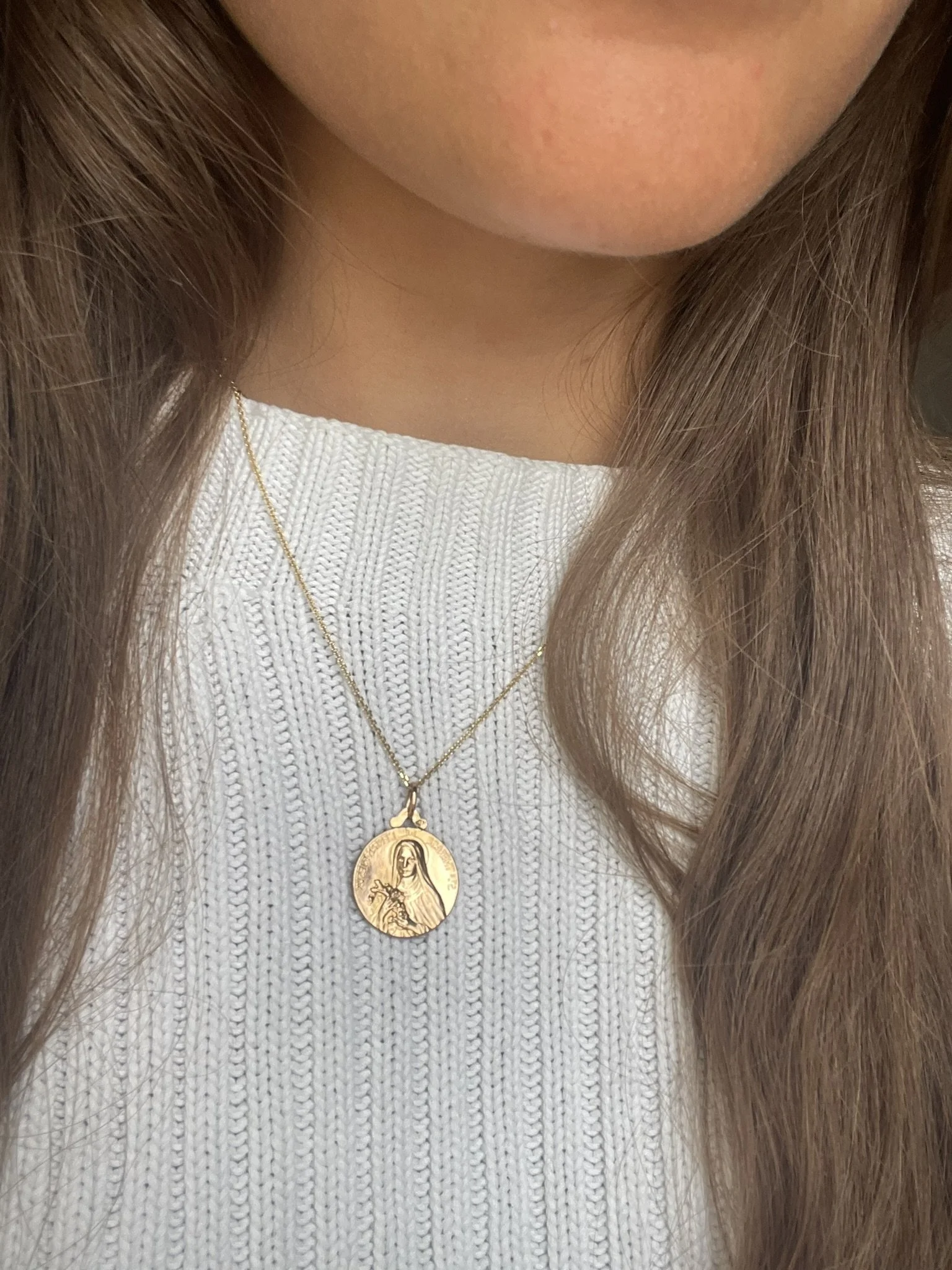 ADR2922-medaille-ronde-emile-monier-sainte-therese-or-jaune-religion-cadeau-bapteme-communion (5).JPEG