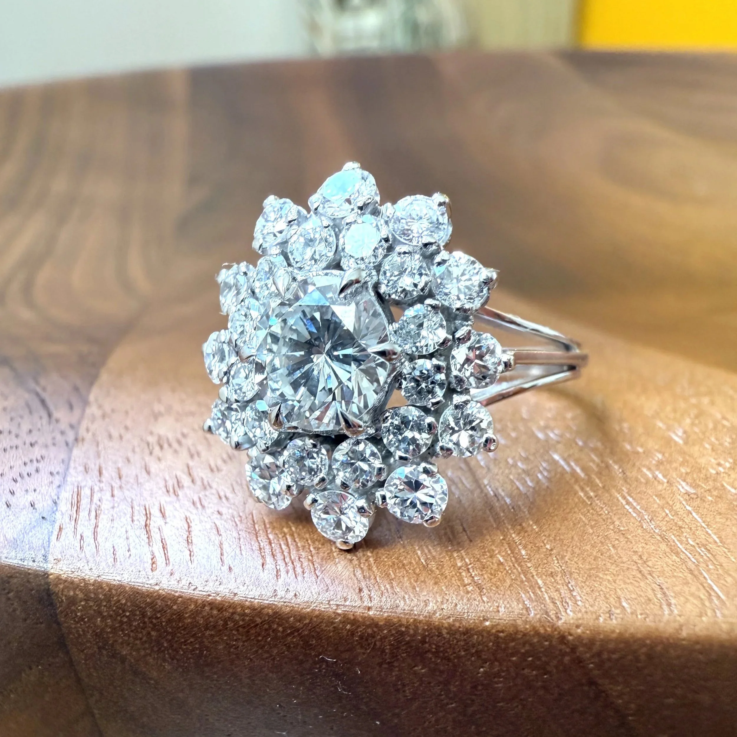 ADR2850-Bague-diamants-entourage-ovale-certificat-louvre-paris-bijoux-anciens-couronne-estate-jewelry-french-reine-queen9.jpg