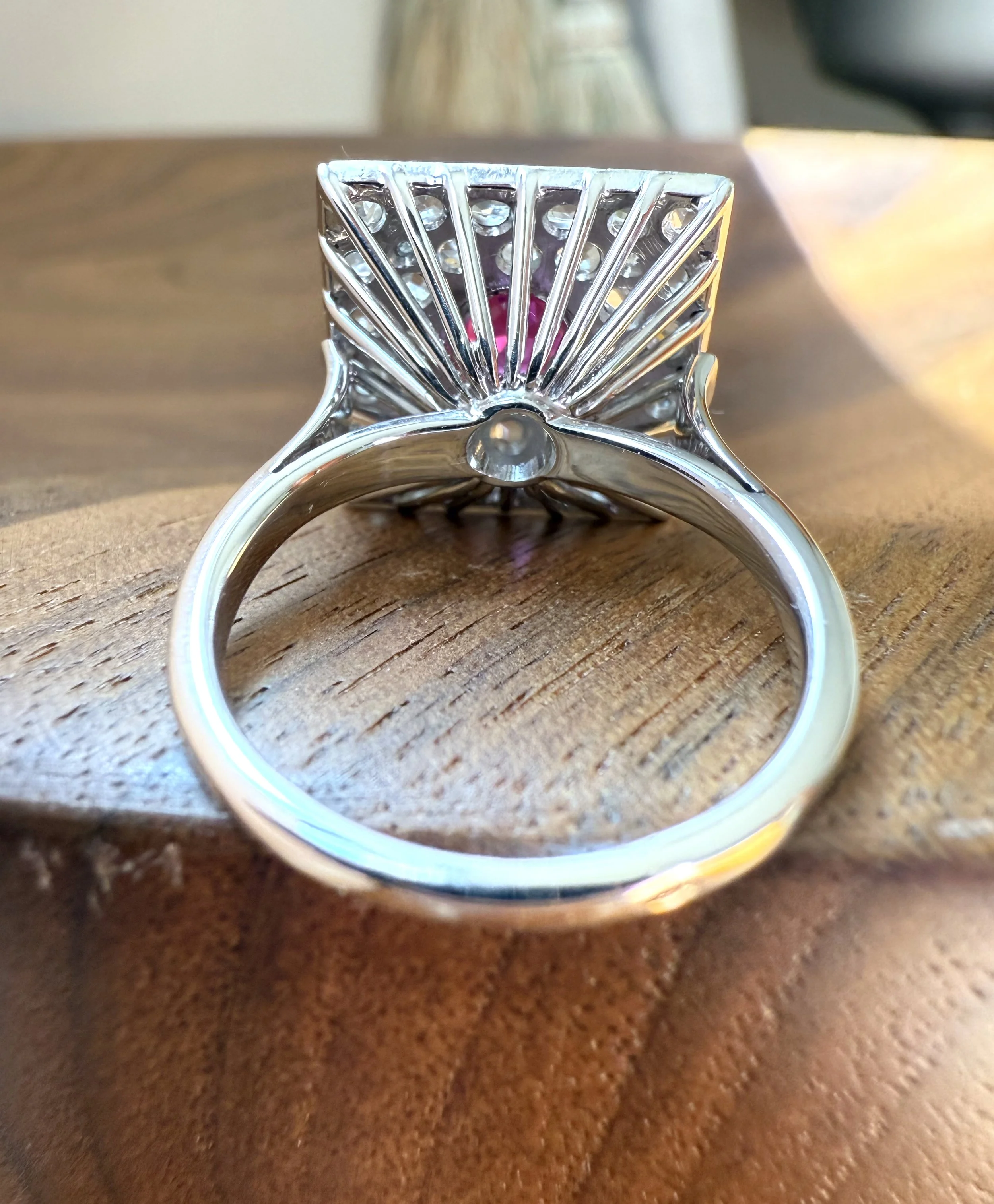 ADR2944-bague-diamants-rubis-carré-cadeau-fiancaille-mariage-naissance-wedding-anniversaire.jpeg (2).jpeg