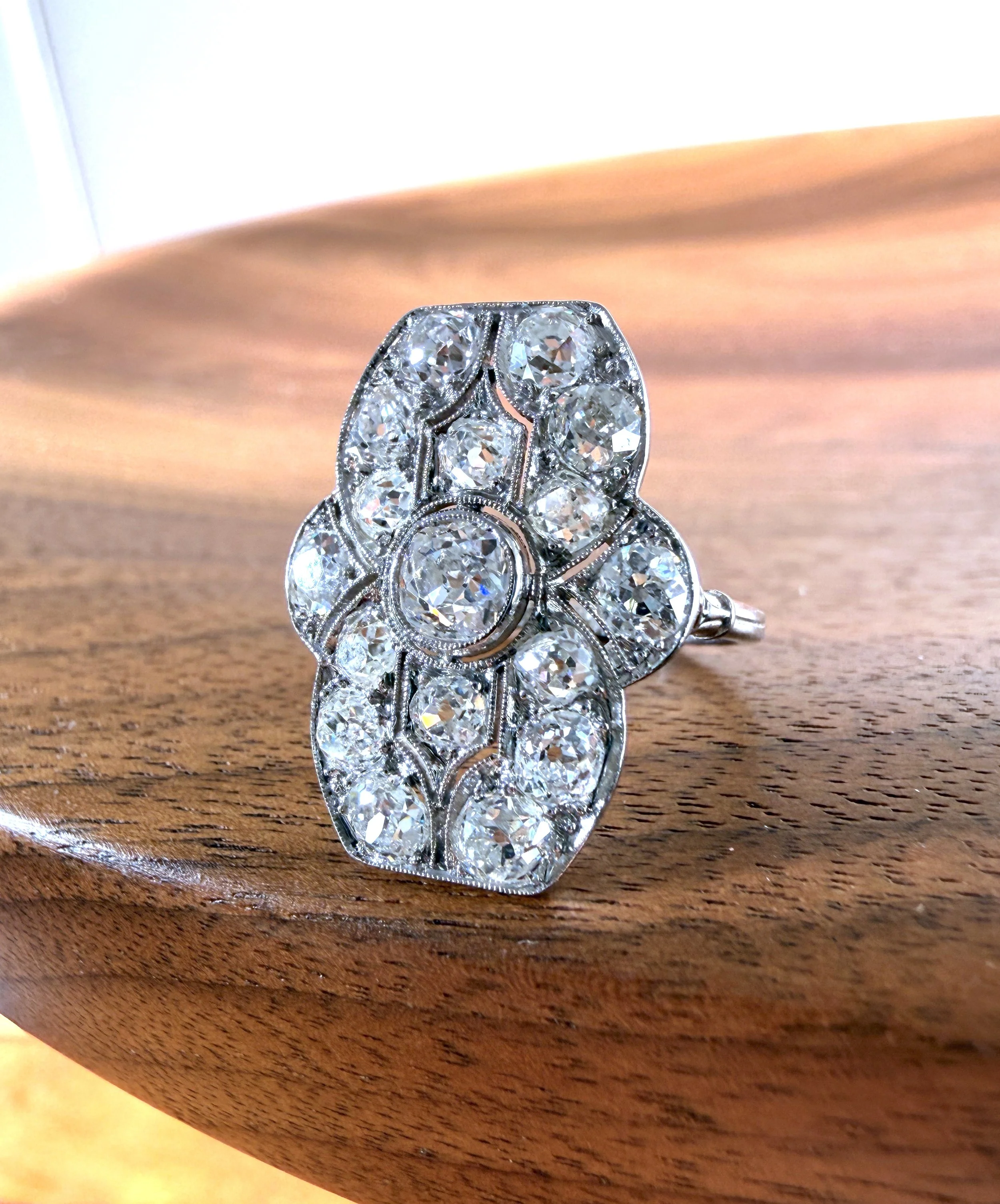 ADR2961-Magique-bague-art-deco-platine-diamants-unique-rare-estate-diamond-ring2.jpeg