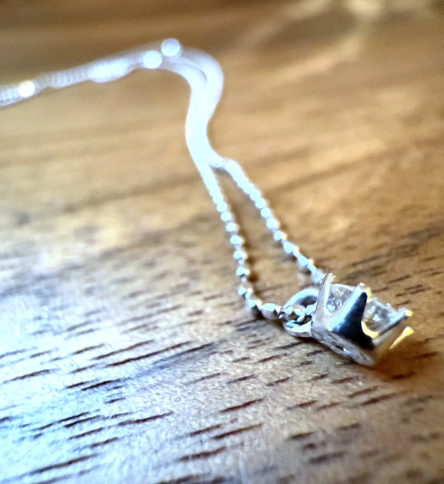 Collier Ancien élégant Vintage - Couleur Or Blanc Avec Diamant - Bijou Rétro