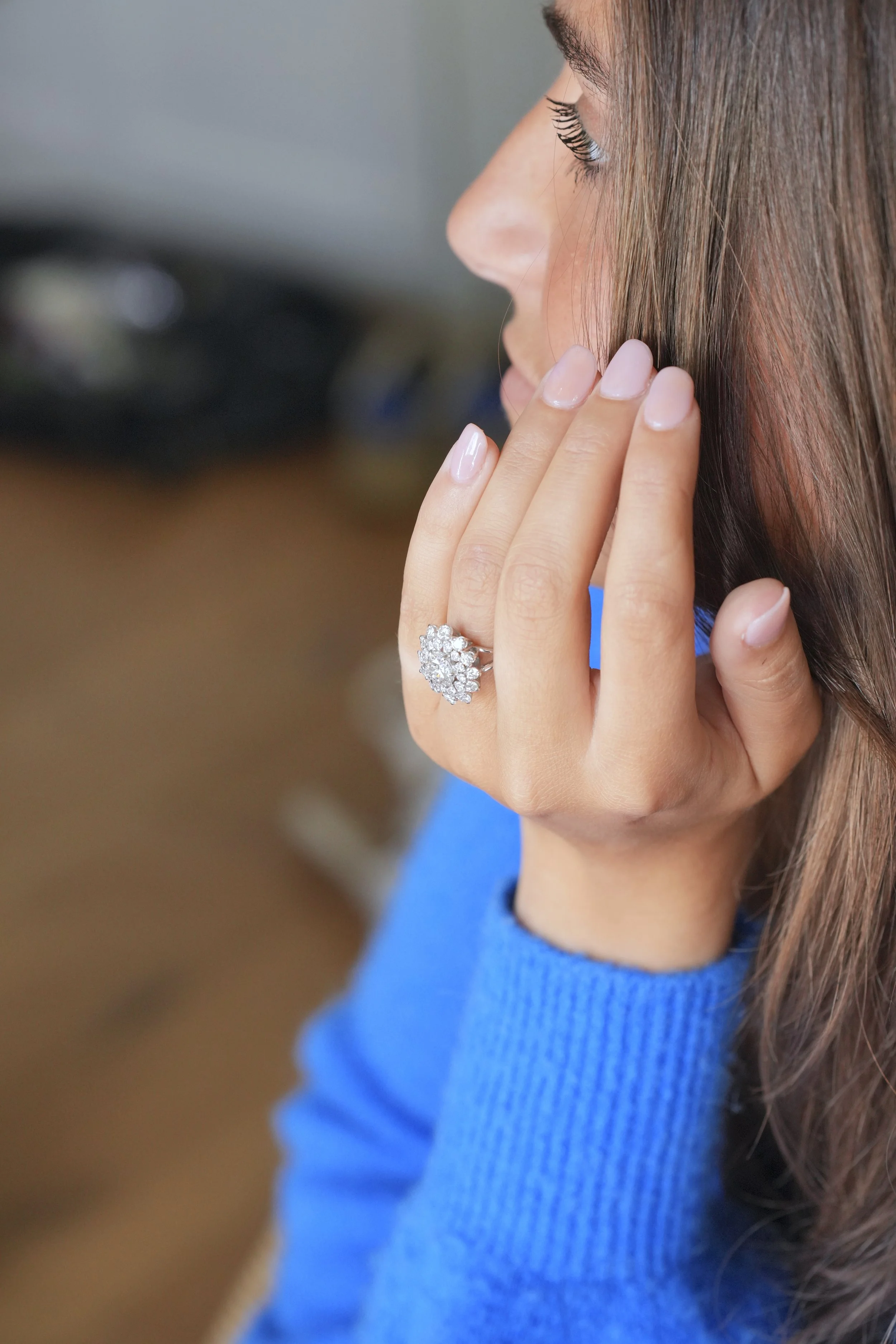 ADR2850-Bague-Paquerette-ancienne-vintage-diamants-ovale-double-entourage-double-halo-diamond-ring-fiancailles-mariage-engaged-louvre-bijoux-anciens-french-jewelry1.jpg