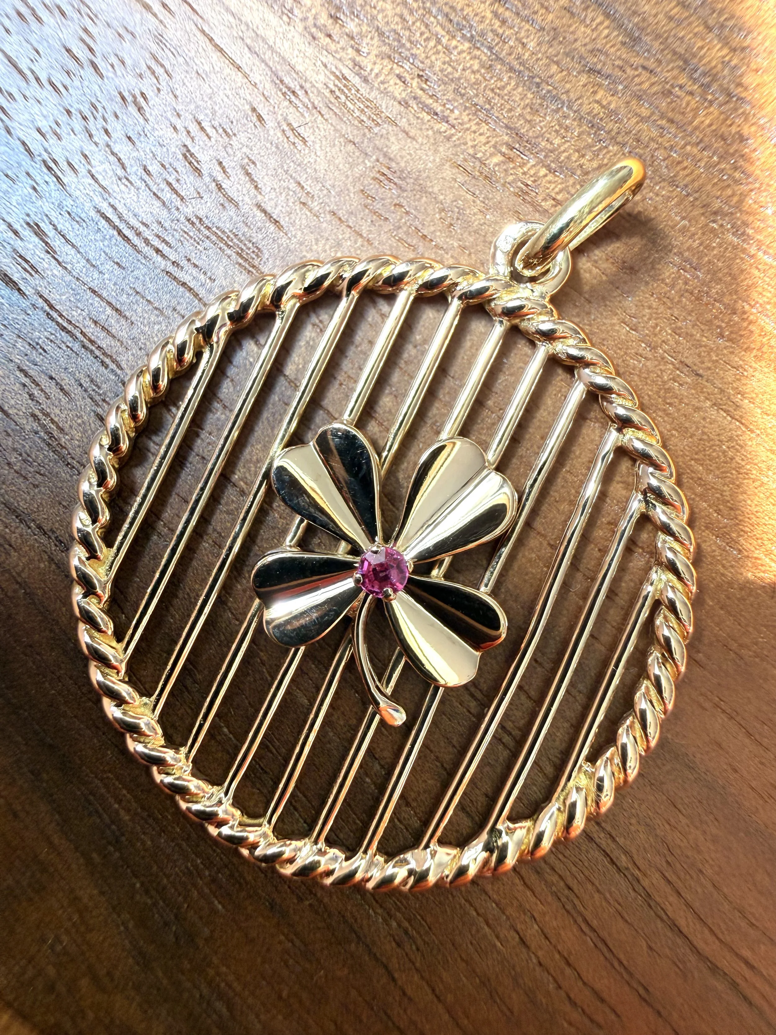 ADR3166-pendentif-medaille-rose-trefle-rare-medaillon2.jpeg