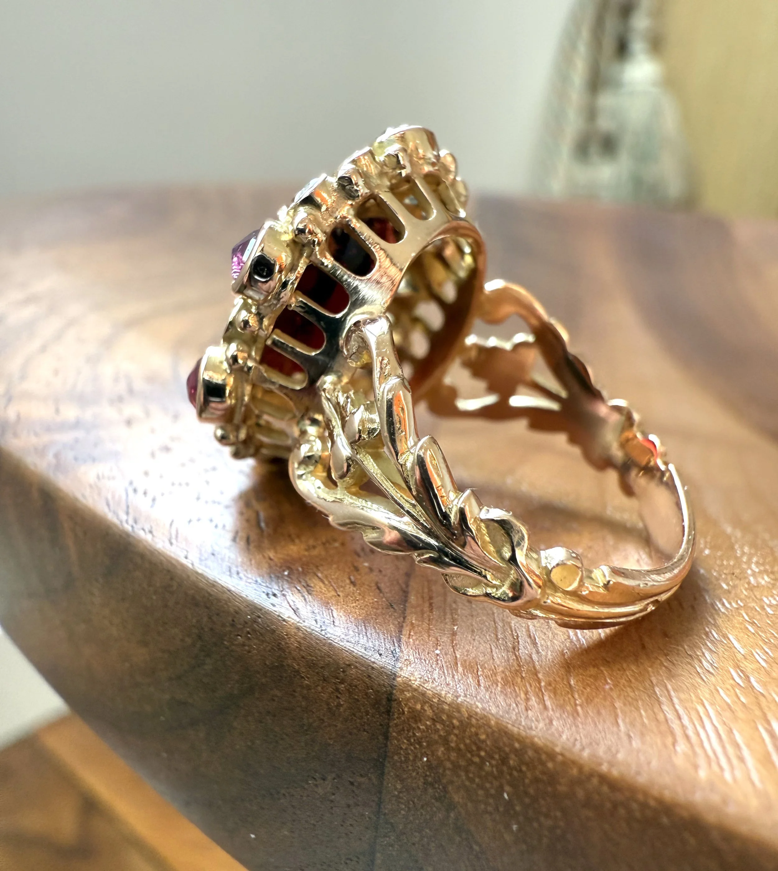 ADR2980-Reine-bague-grenat-red-stone-precious-queen-louvre-paris-parisienne-parisian-ring-estate-heritage-france-bijoux-anciens-french5.jpeg