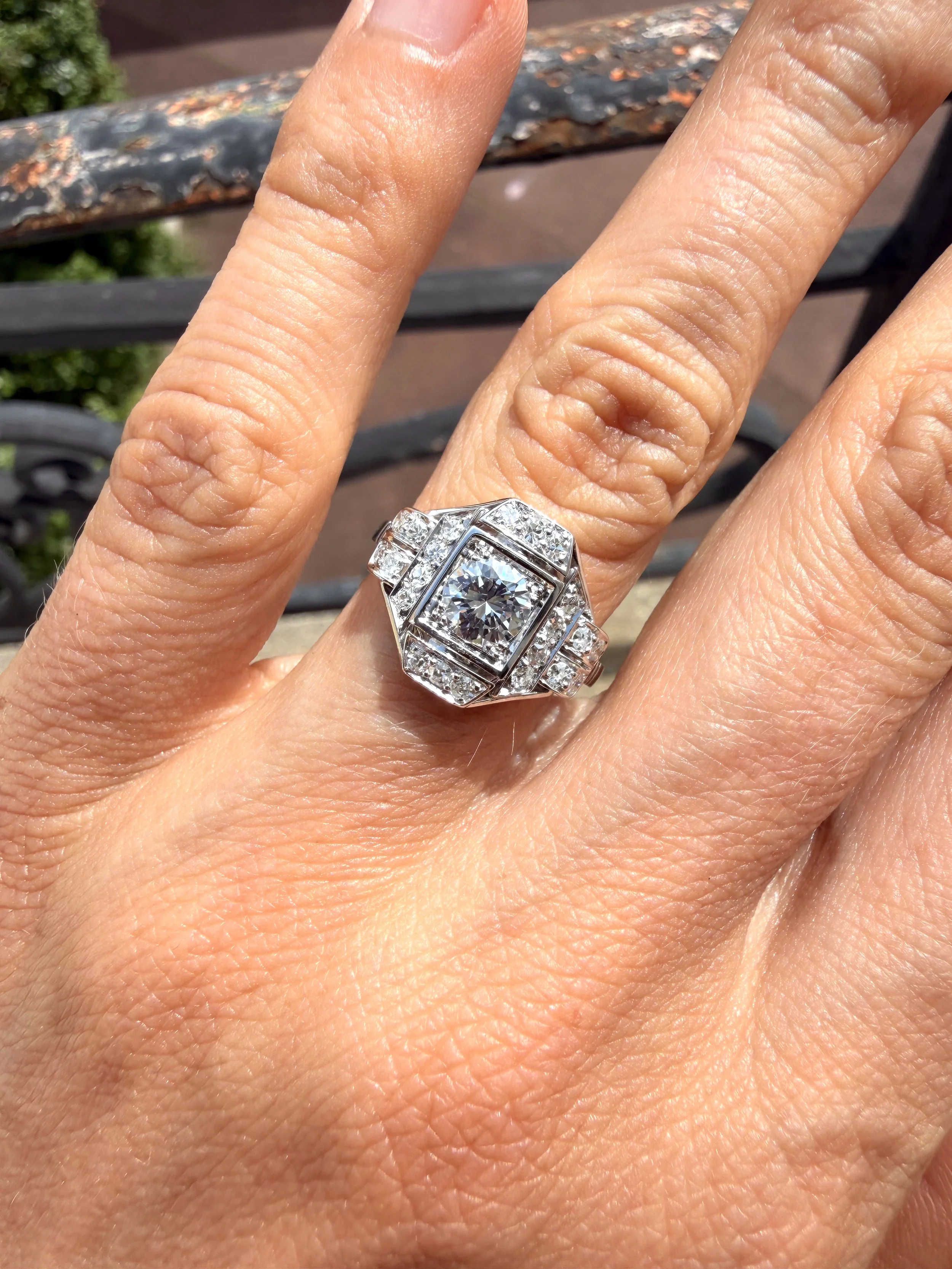 ADR3119-Bague-art-deco-ring-diamants-diamonds-rare-jewels-magnificent-estate-jewelry-heritage-french-louvre-france-frenchie-engagement-ring-top-ten-grandmother12.jpeg