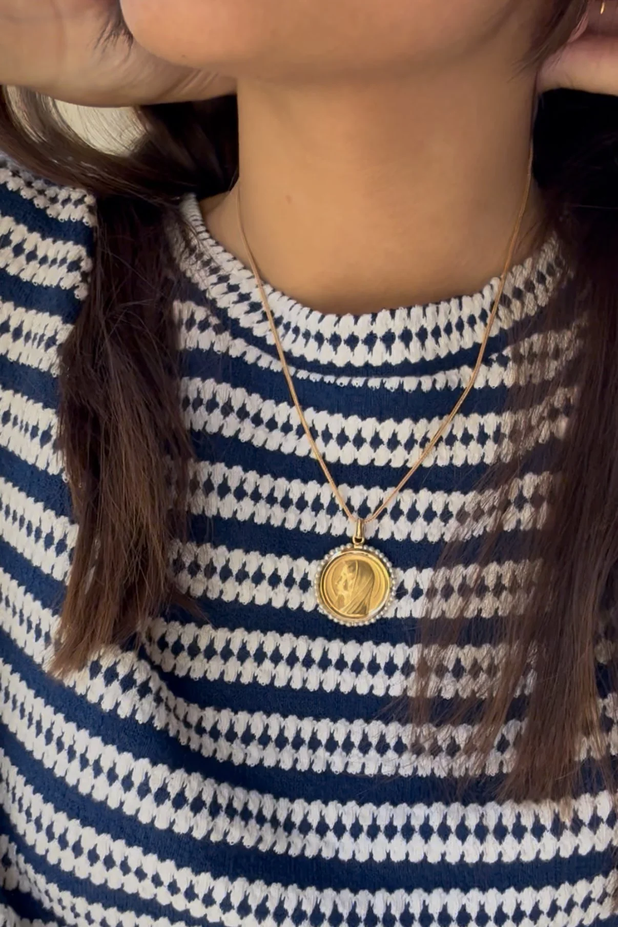 ADR2843-1-medaille-vierge-or-jaune2.jpg