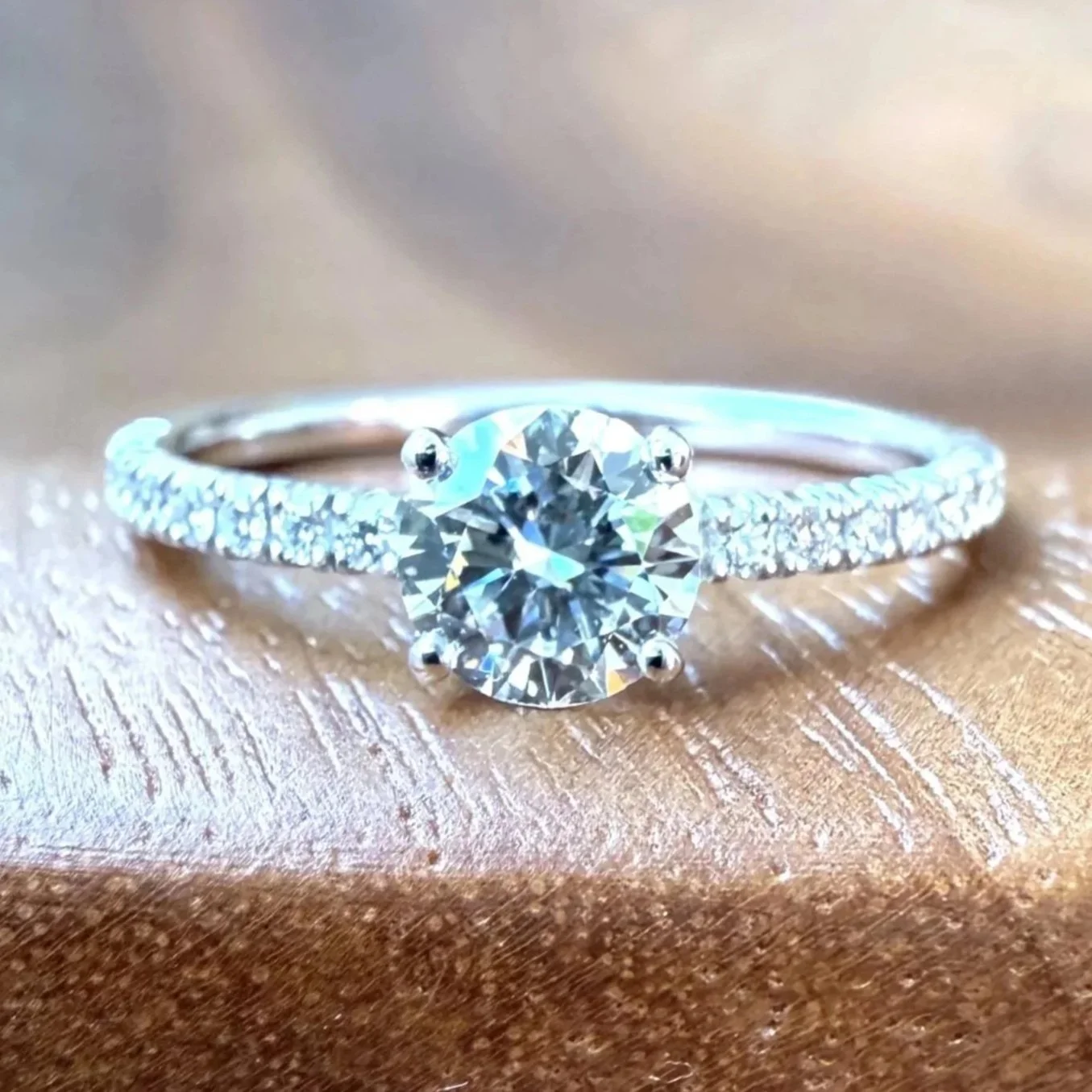 Cartier solitaire de la collection "étincelle" en platine et diamants