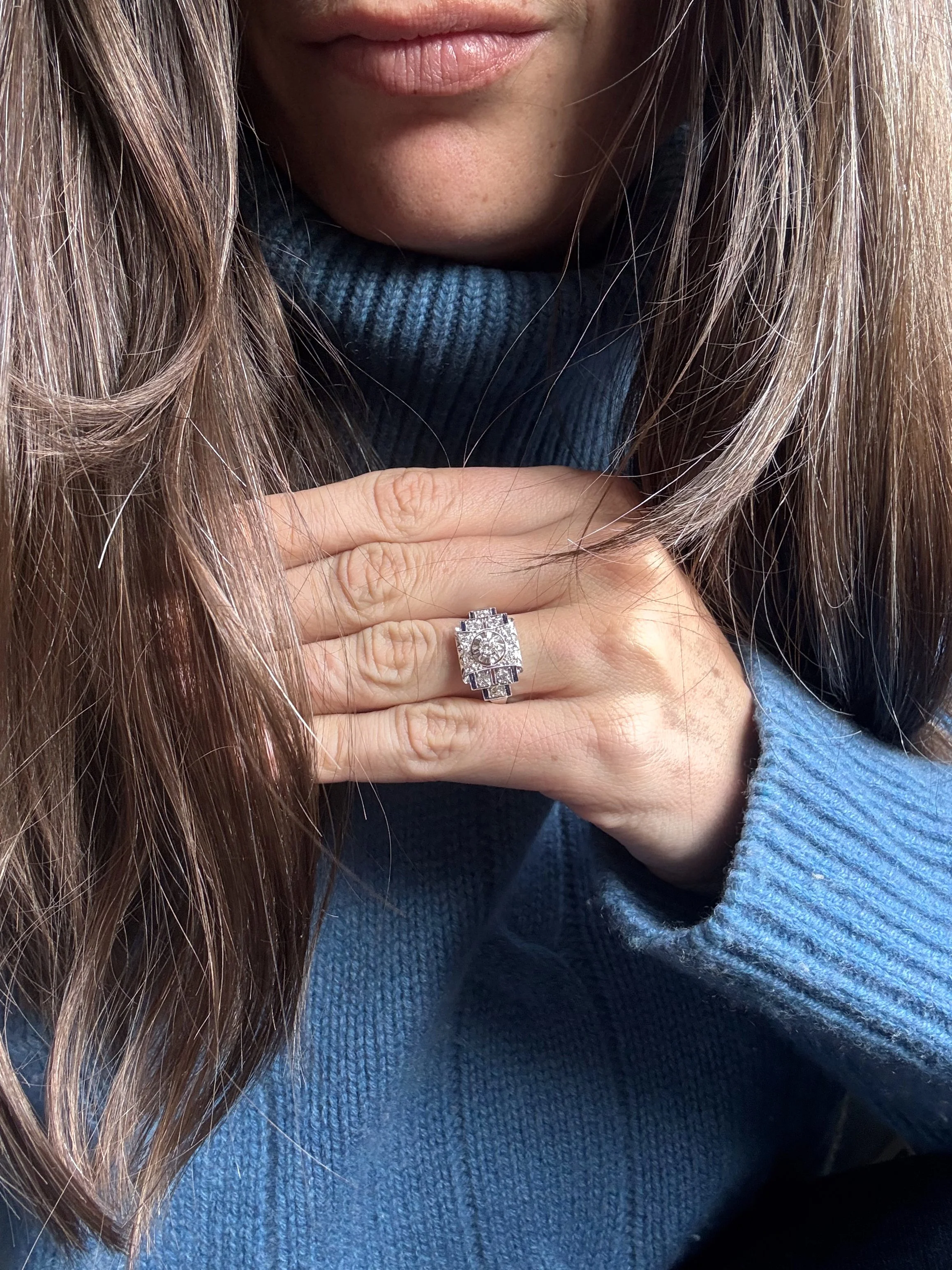 ADR2990-Art-Deco-bague-platine-diamants-saphirs-ring-diamonds-sapphire-rare-ring-bijoux-anciens-paris-french-jewelry8.jpeg