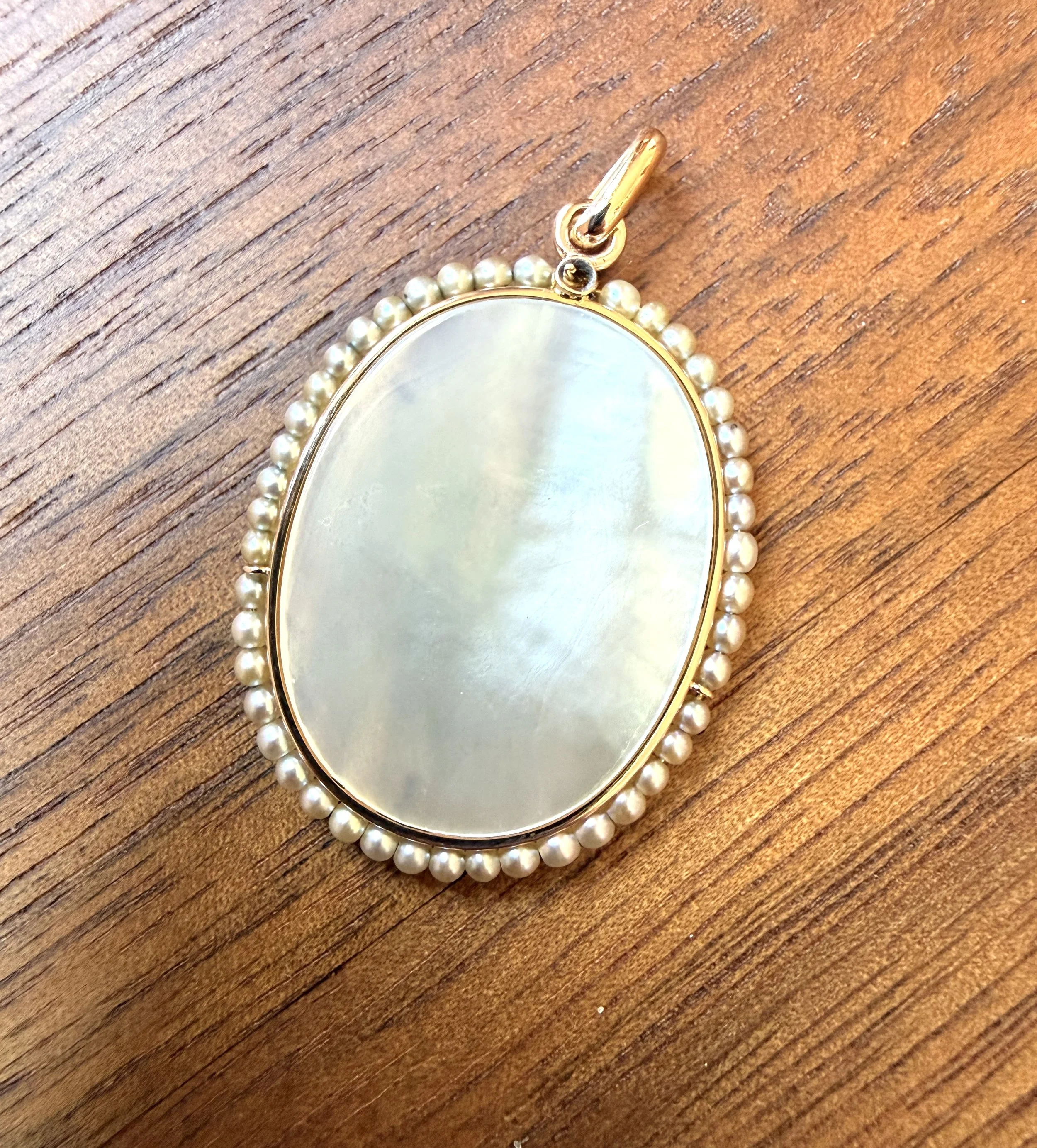 ADR3099-medaille-ancienne-vintage-vierge-ovale-or-jaune-perles-Jener-signee2.jpeg