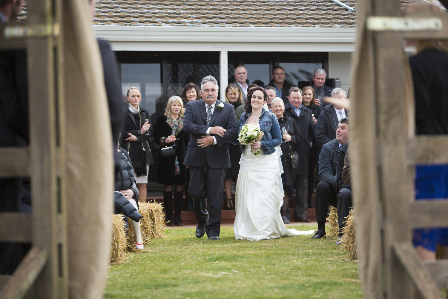 arrival of bride hawkes bay wedding photographers