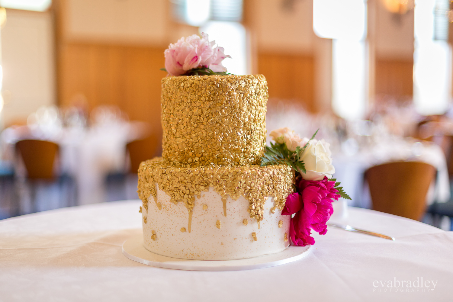gold-wedding-cake-nz
