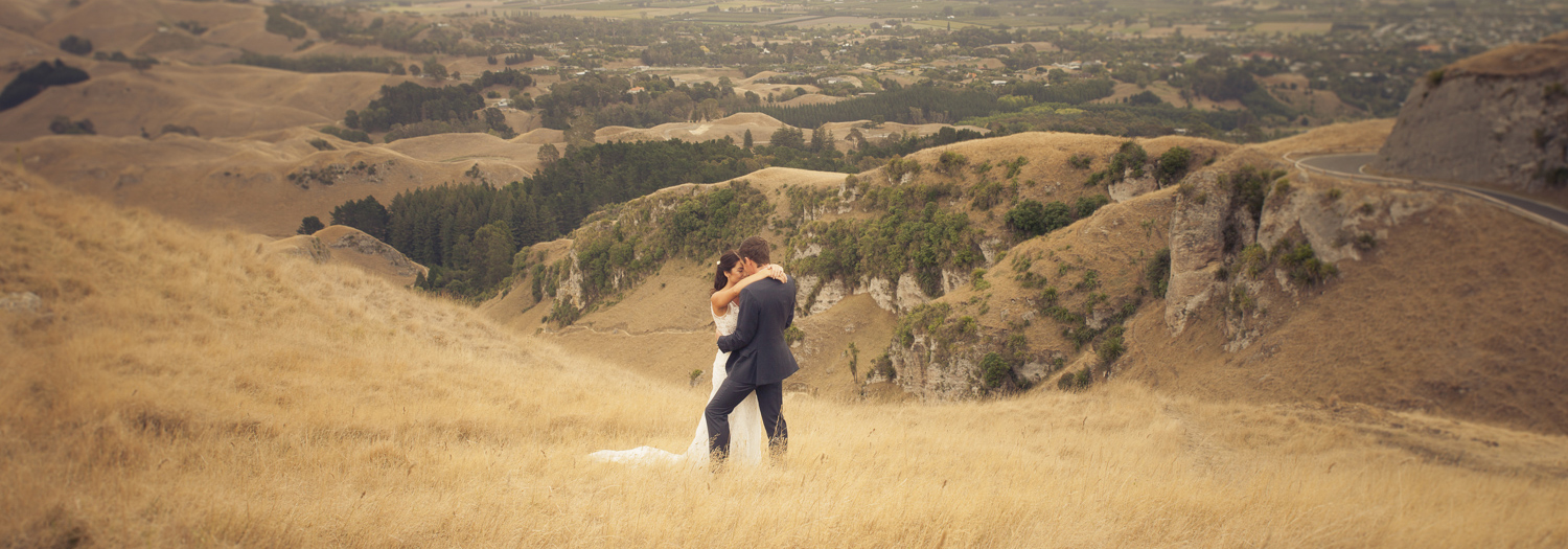 LAURA + ROB - BLACK BARN RIVERSIDE