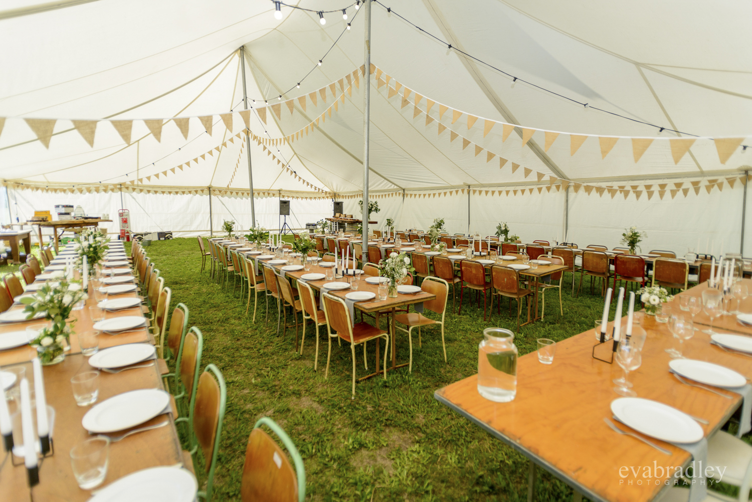 wooden-tables-chairs-wedding