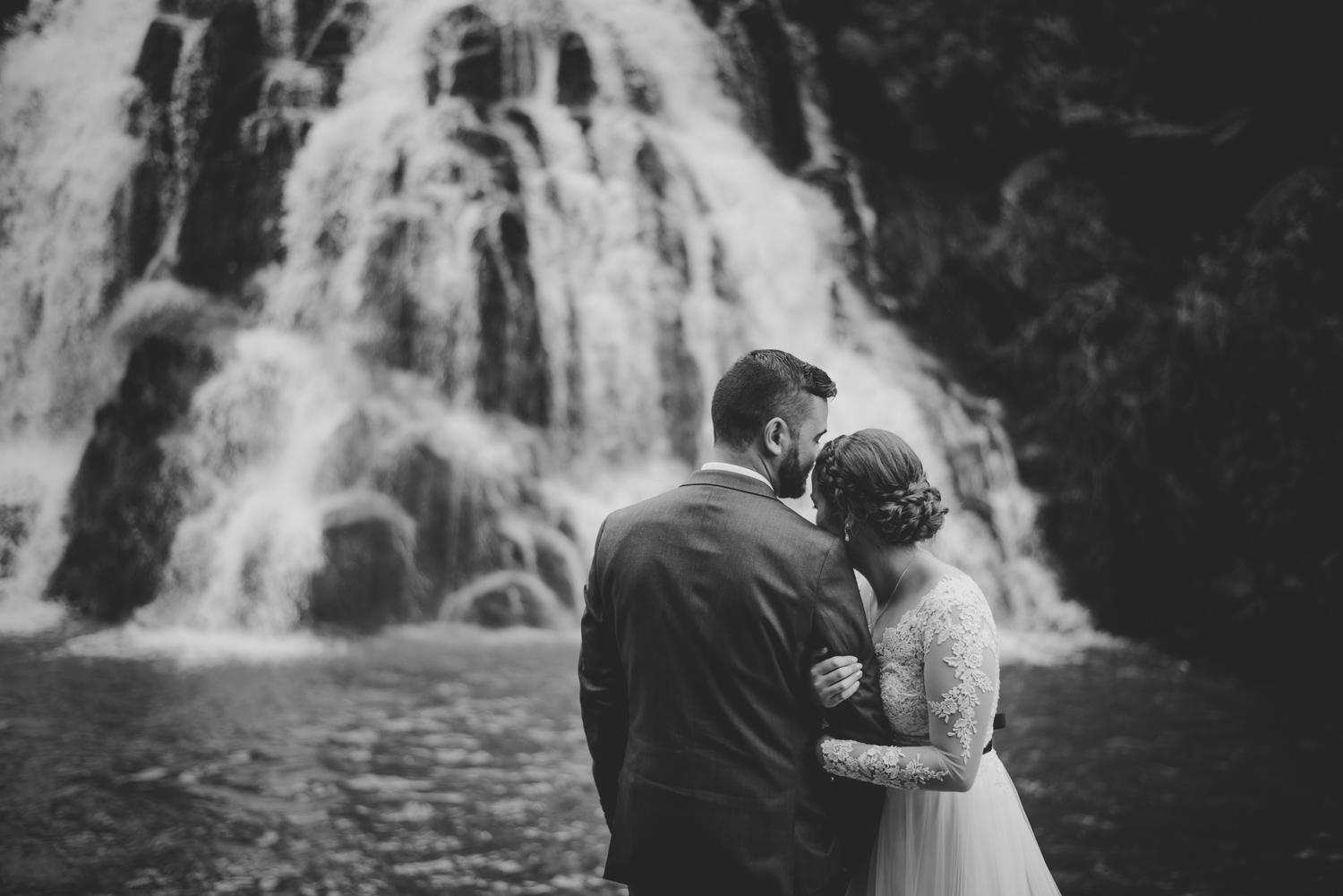 owharoa-waterfall-wedding-photo