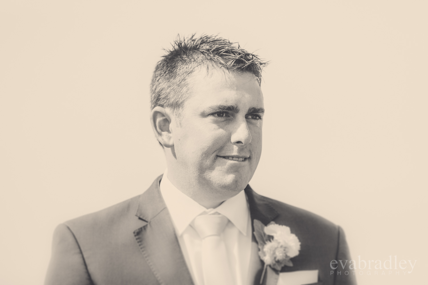 grooms-reaction-to-bride-clifton-cafe