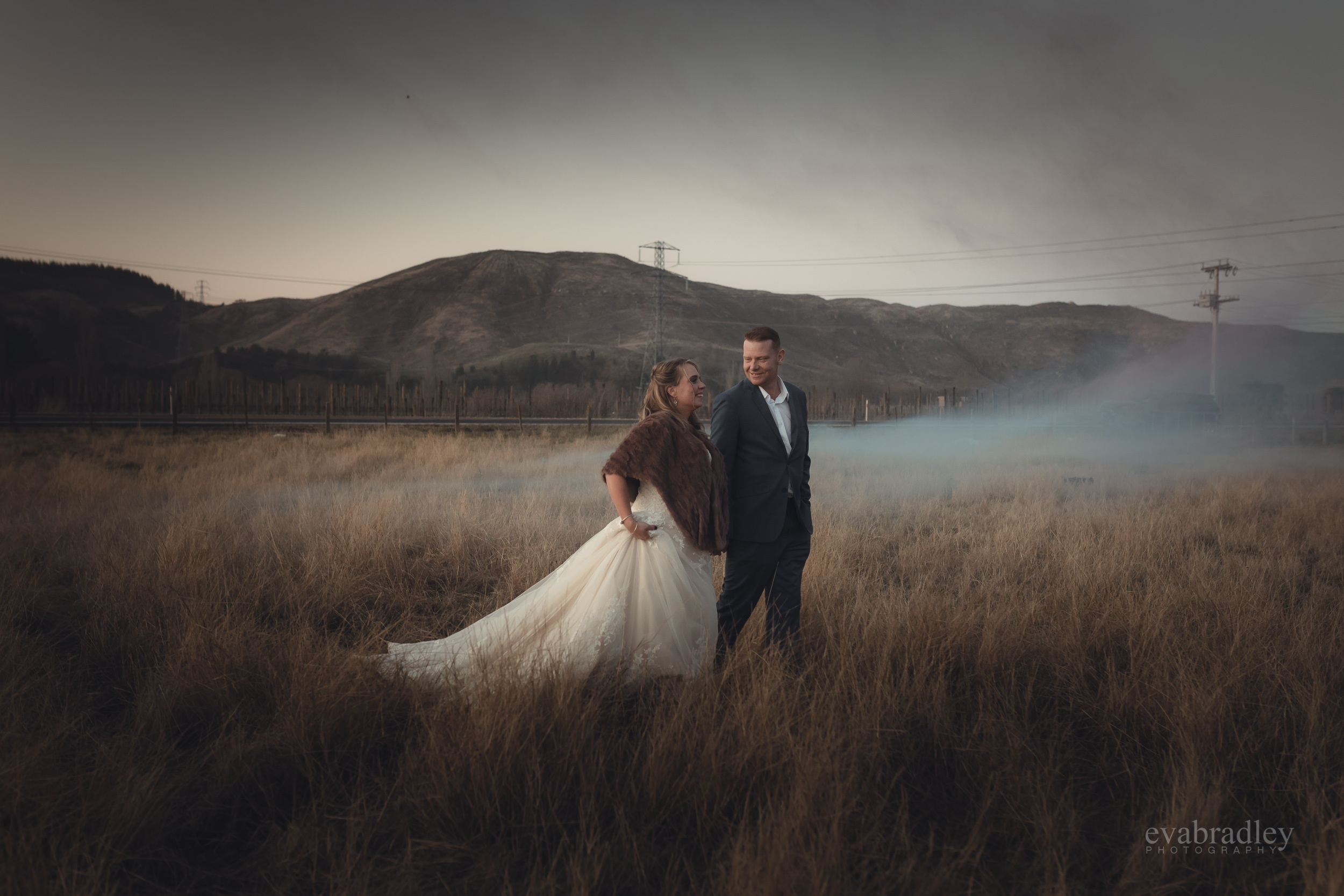 smoke-bomb-wedding-photos-nz