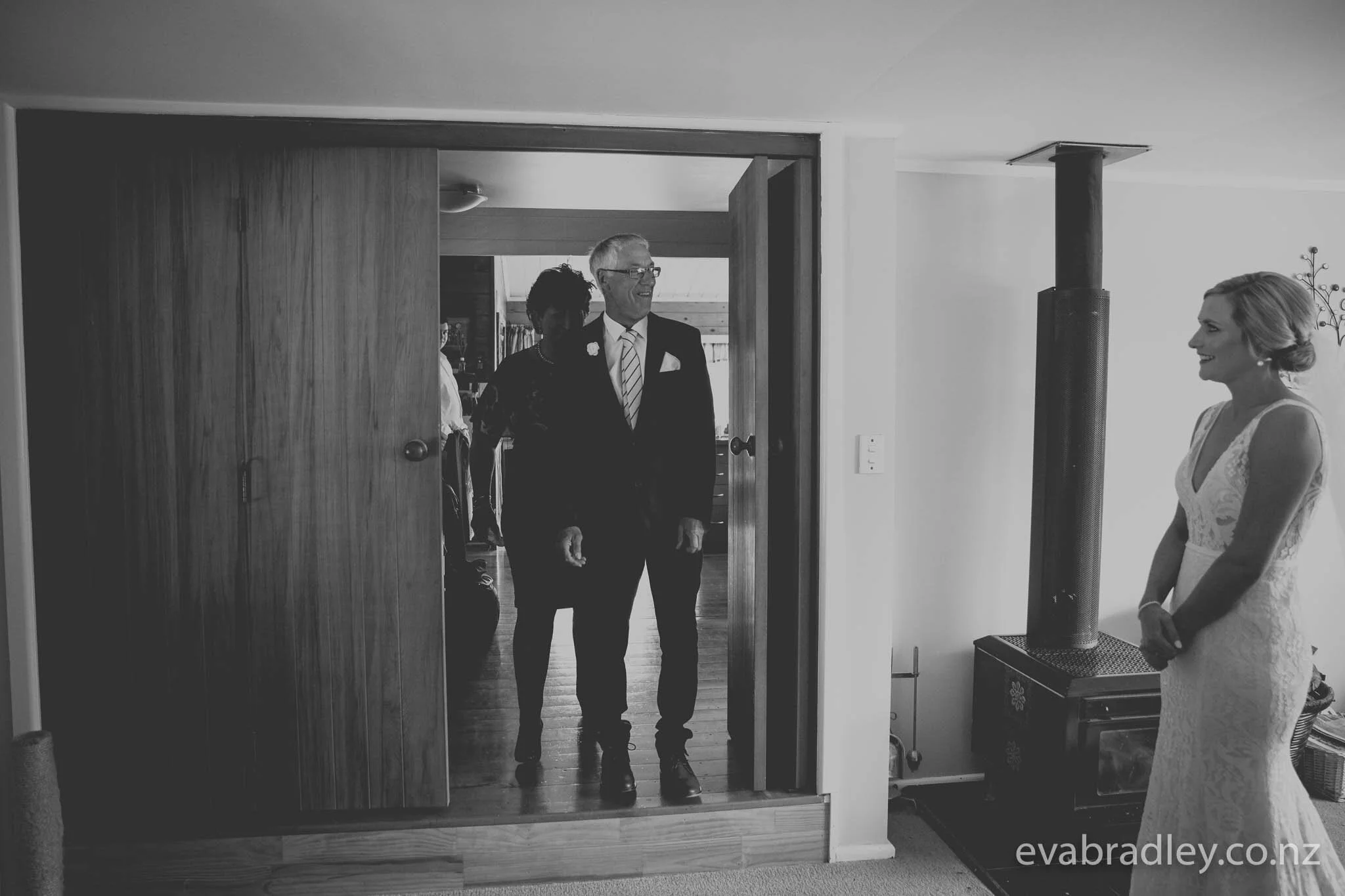 reveal-hawkes-bay-wedding-photographers