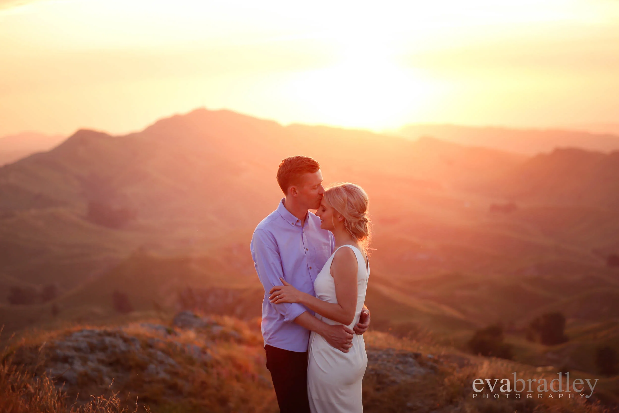 wedding photos on te mata peak