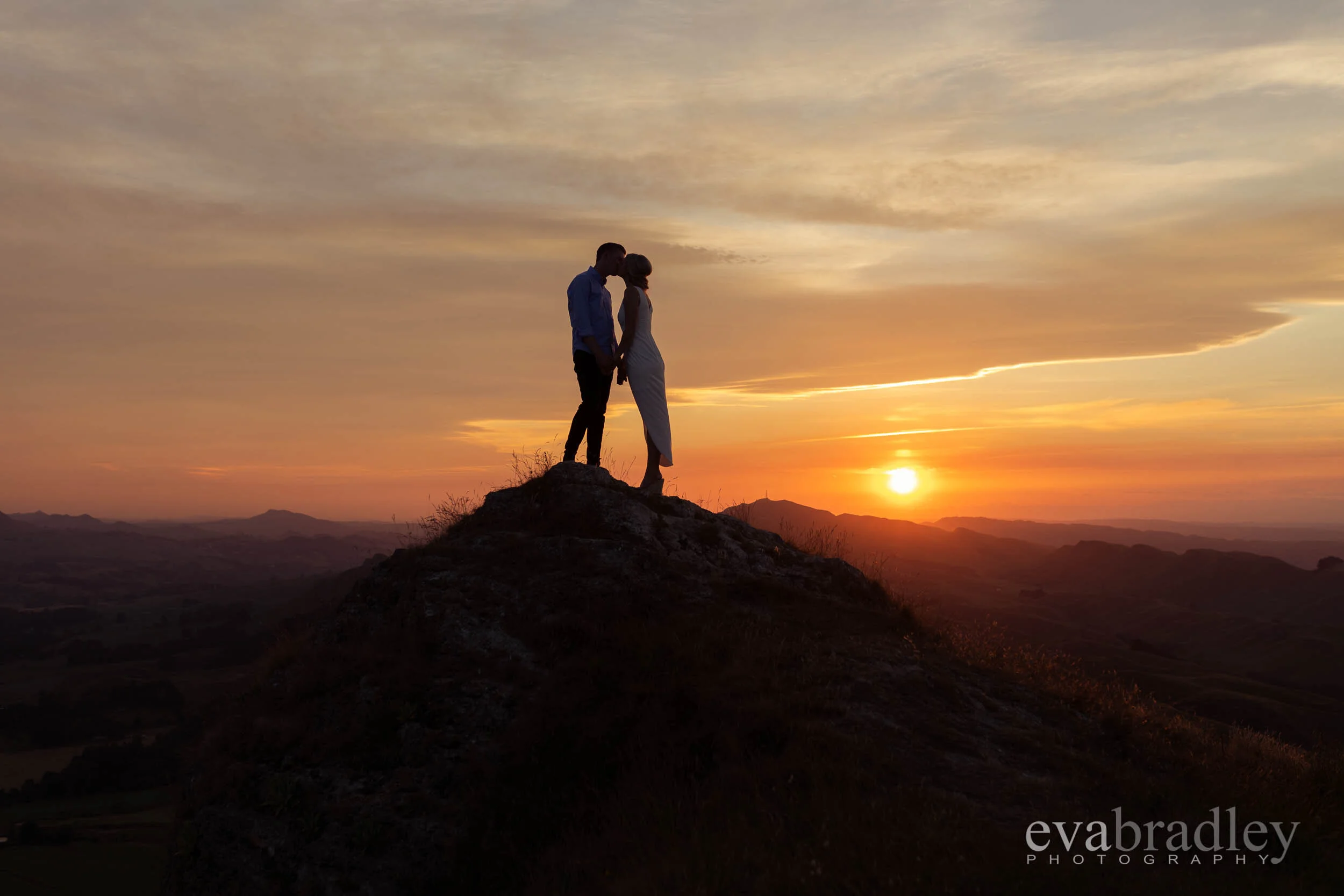 best Hawkes bay engagement photographer