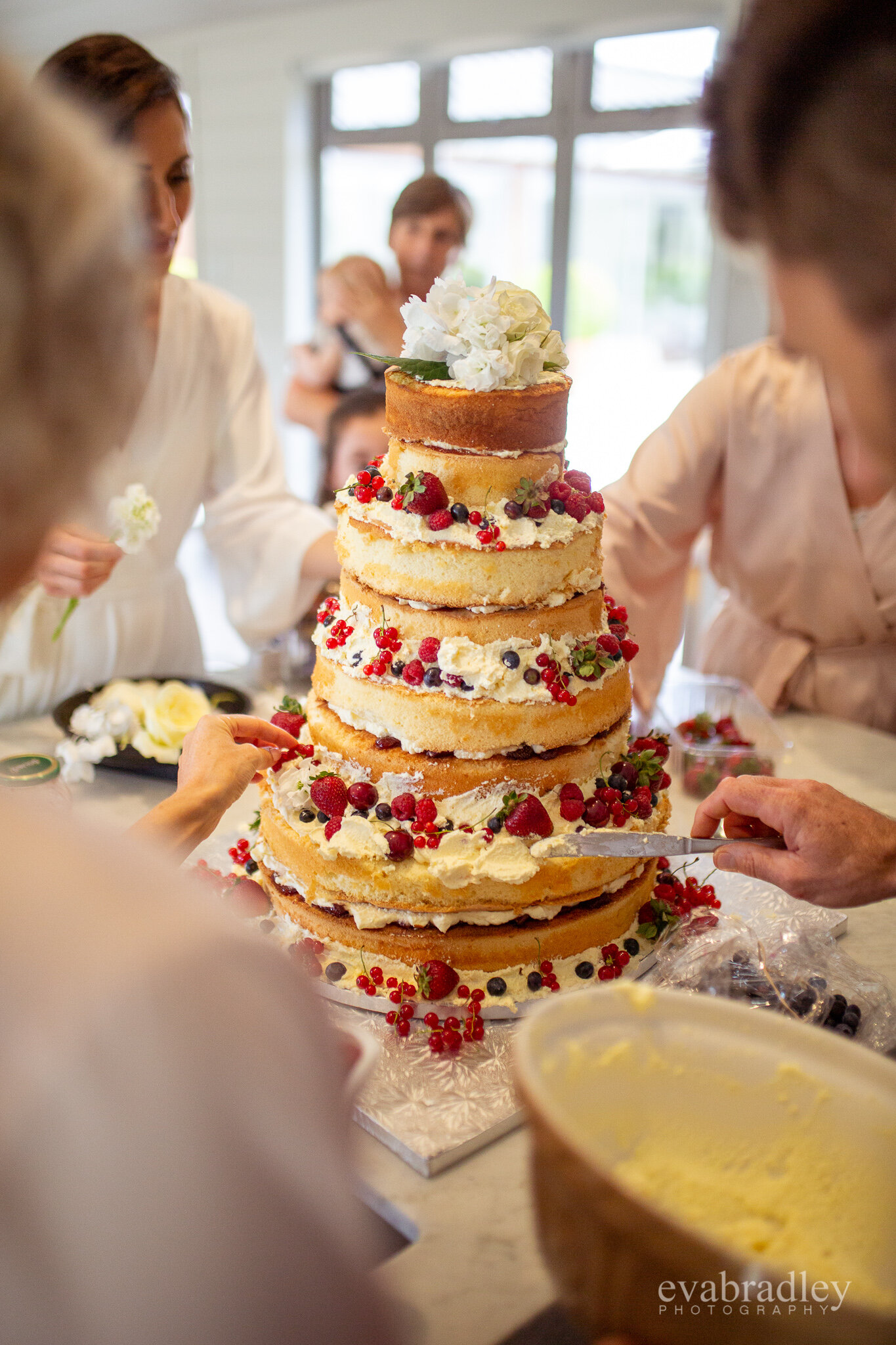 naked fresh cream berry cake nz