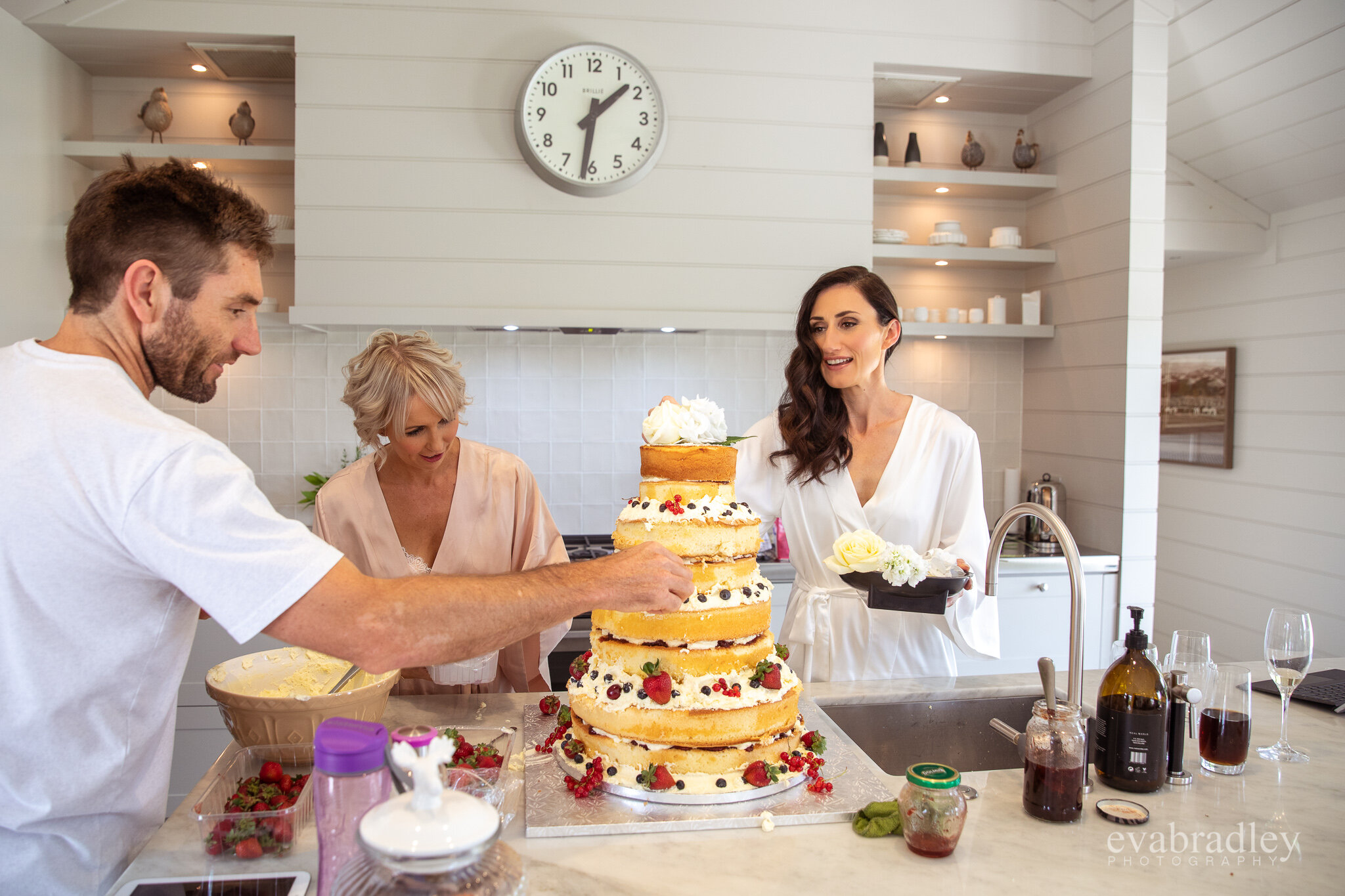 fresh cream sponge wedding cake nz