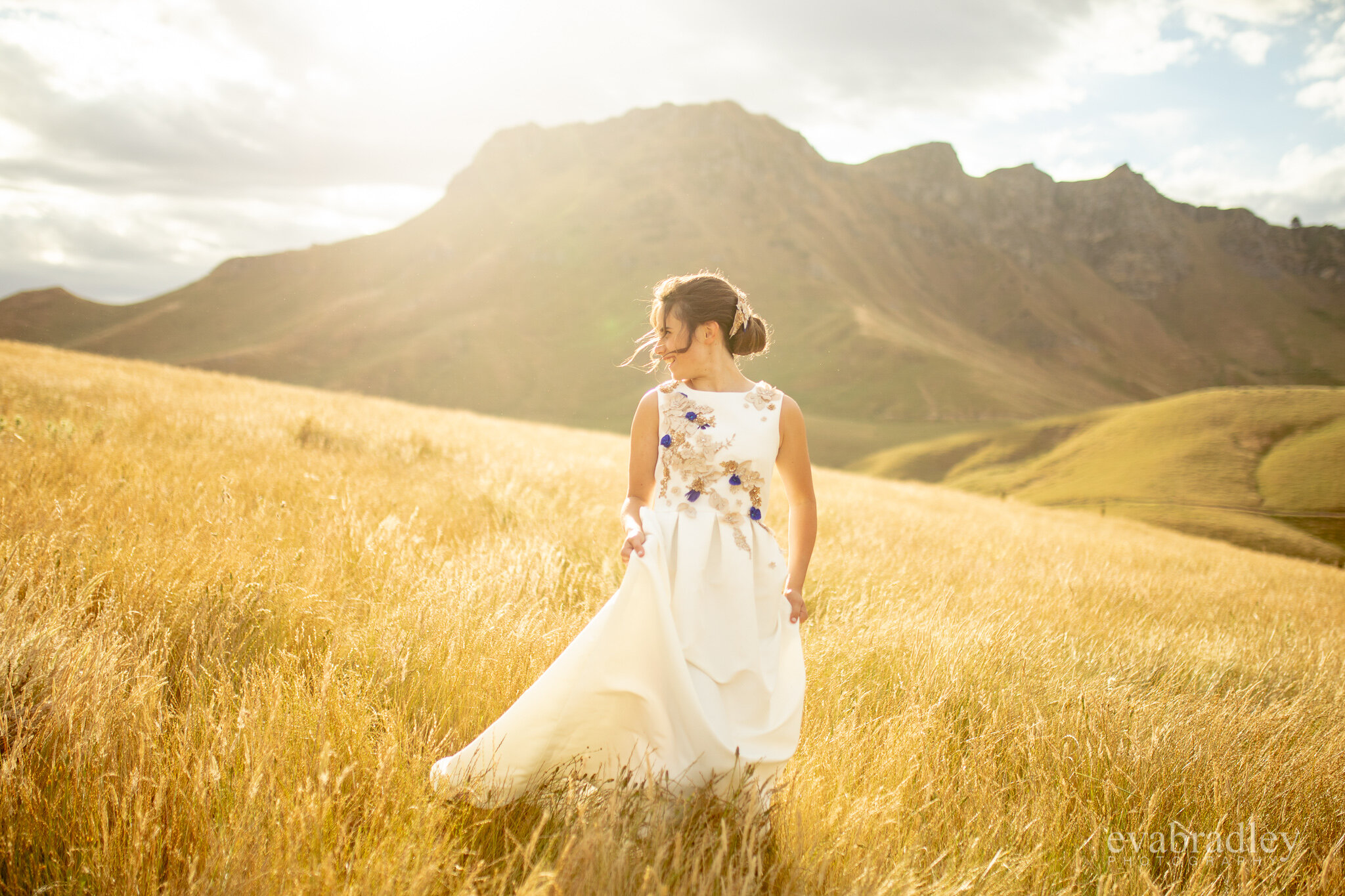 wedding photos at te mata peak park nz