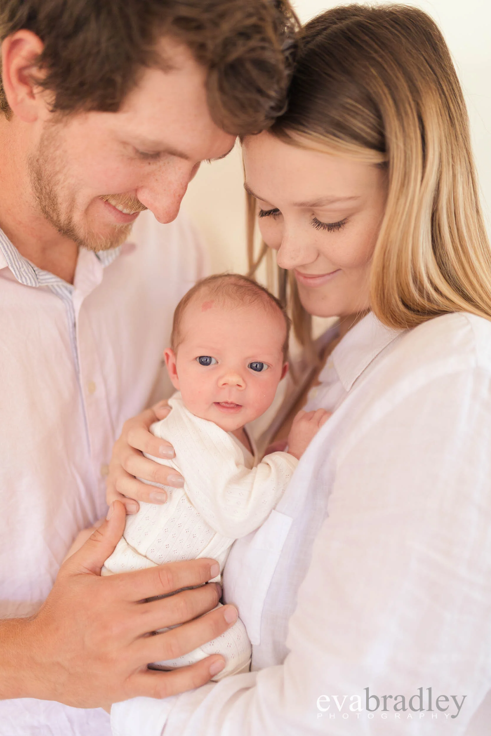 Oh baby! Newborn photography session at home with little Ellery