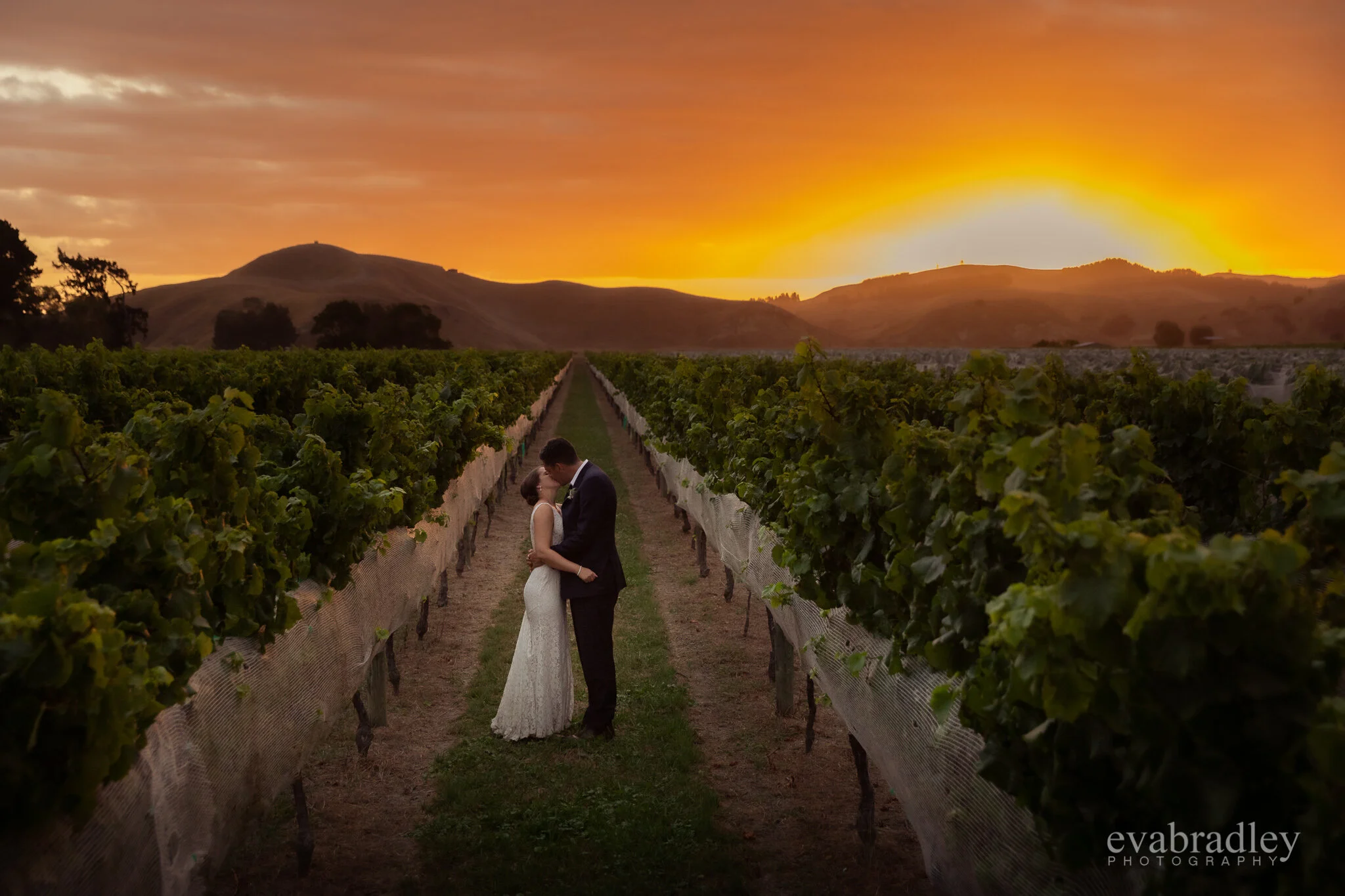 best hawkes bay wedding photographers, Eva Bradley